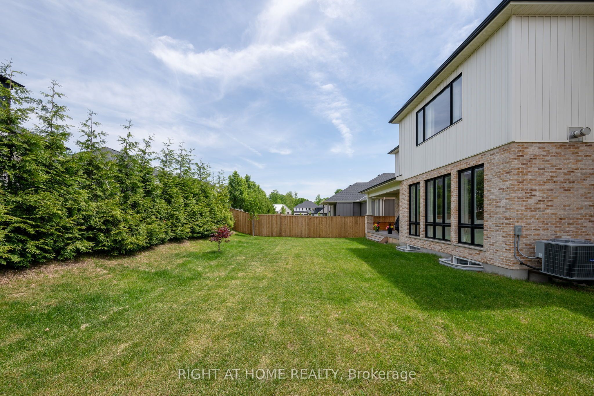 372 Manhattan Drive Property Photo 28