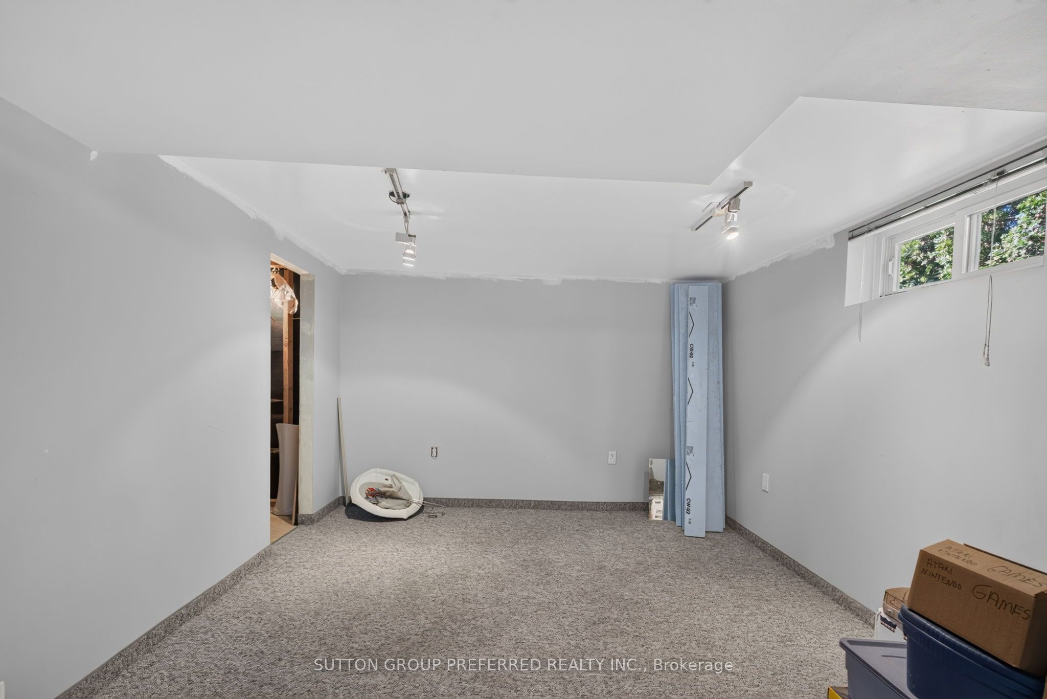 98 Queen Street Property Photo 33