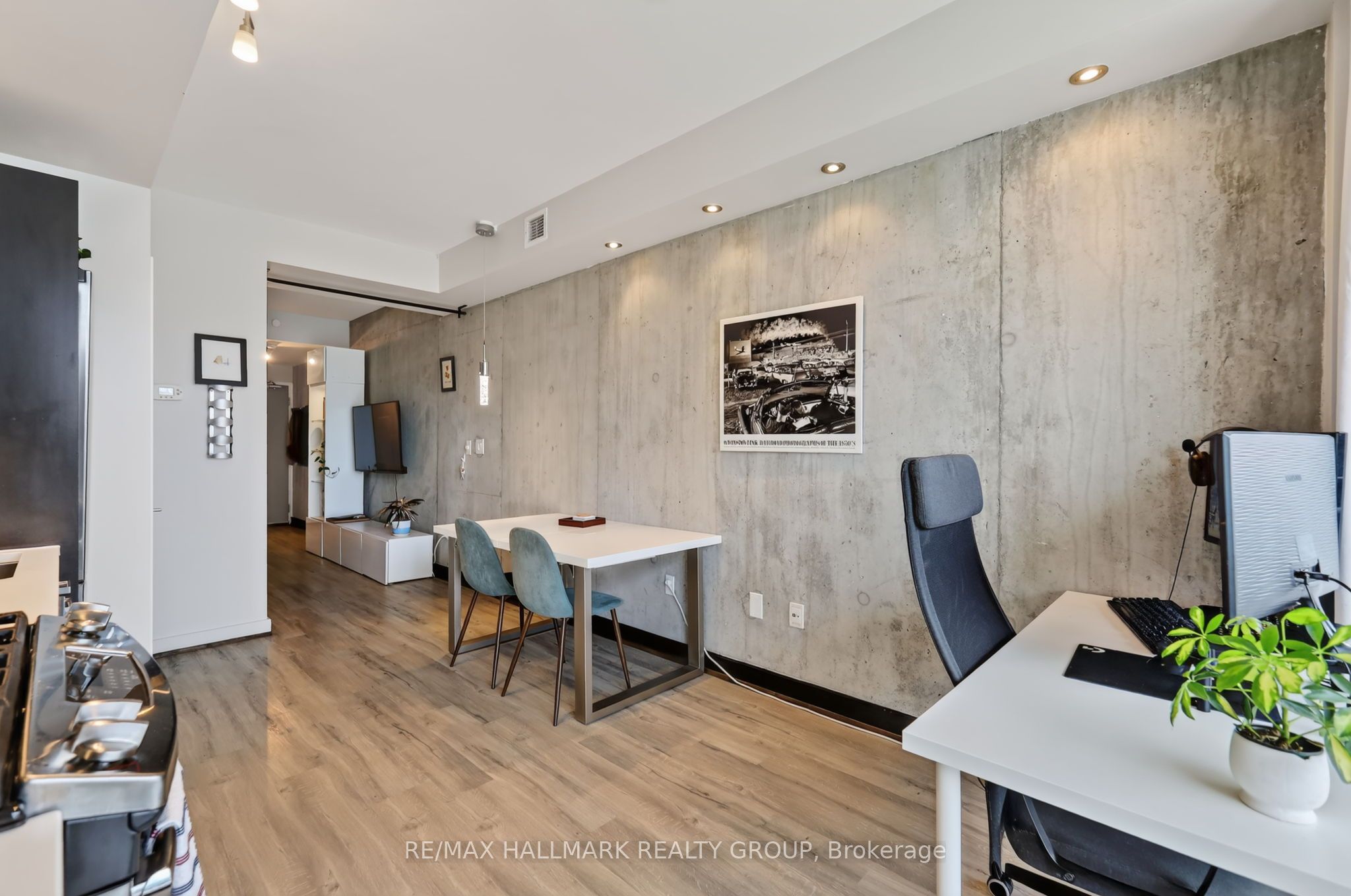 224 Lyon Street N 1613 Property Photo 19