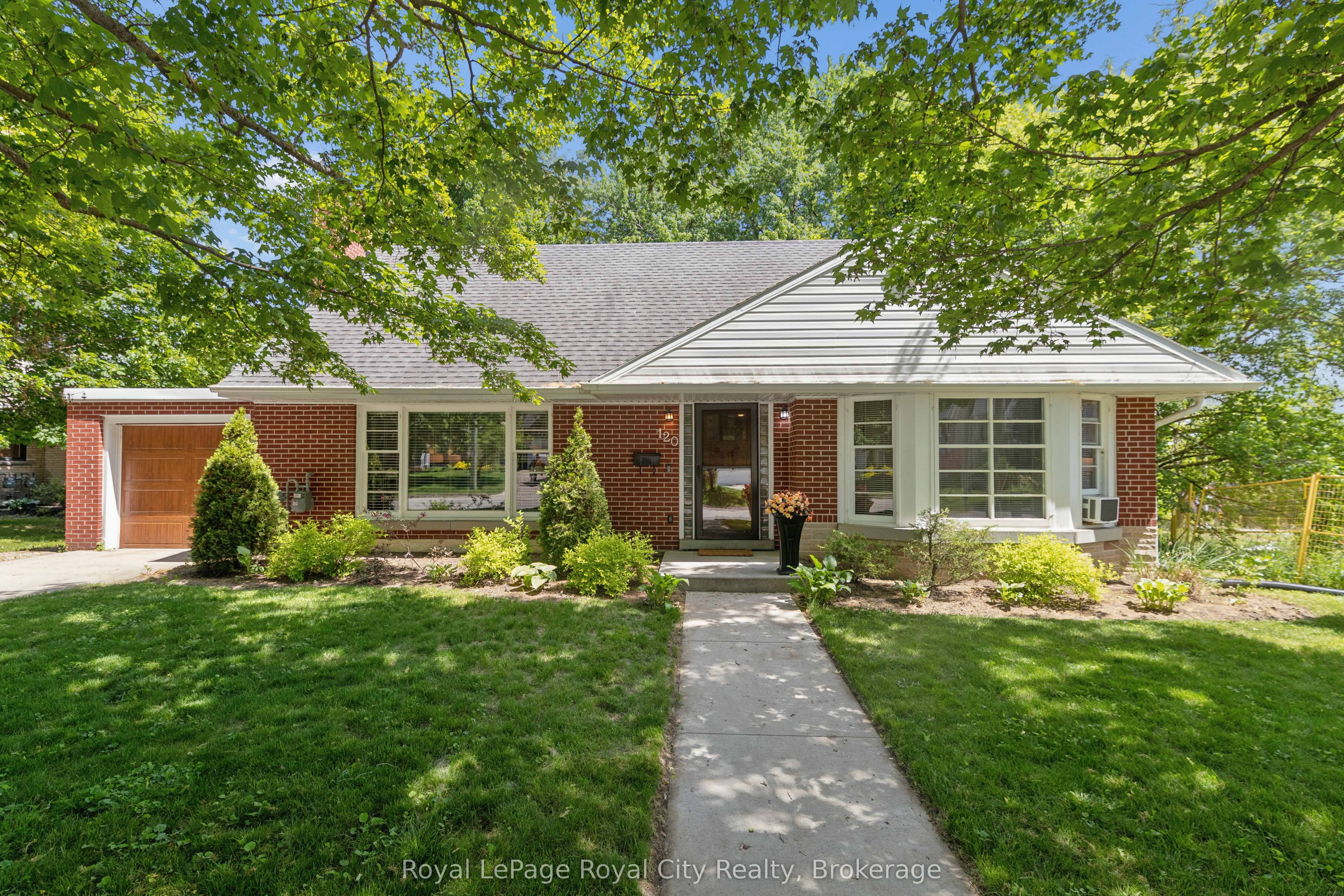 120 Hill Street E Property Photo 4