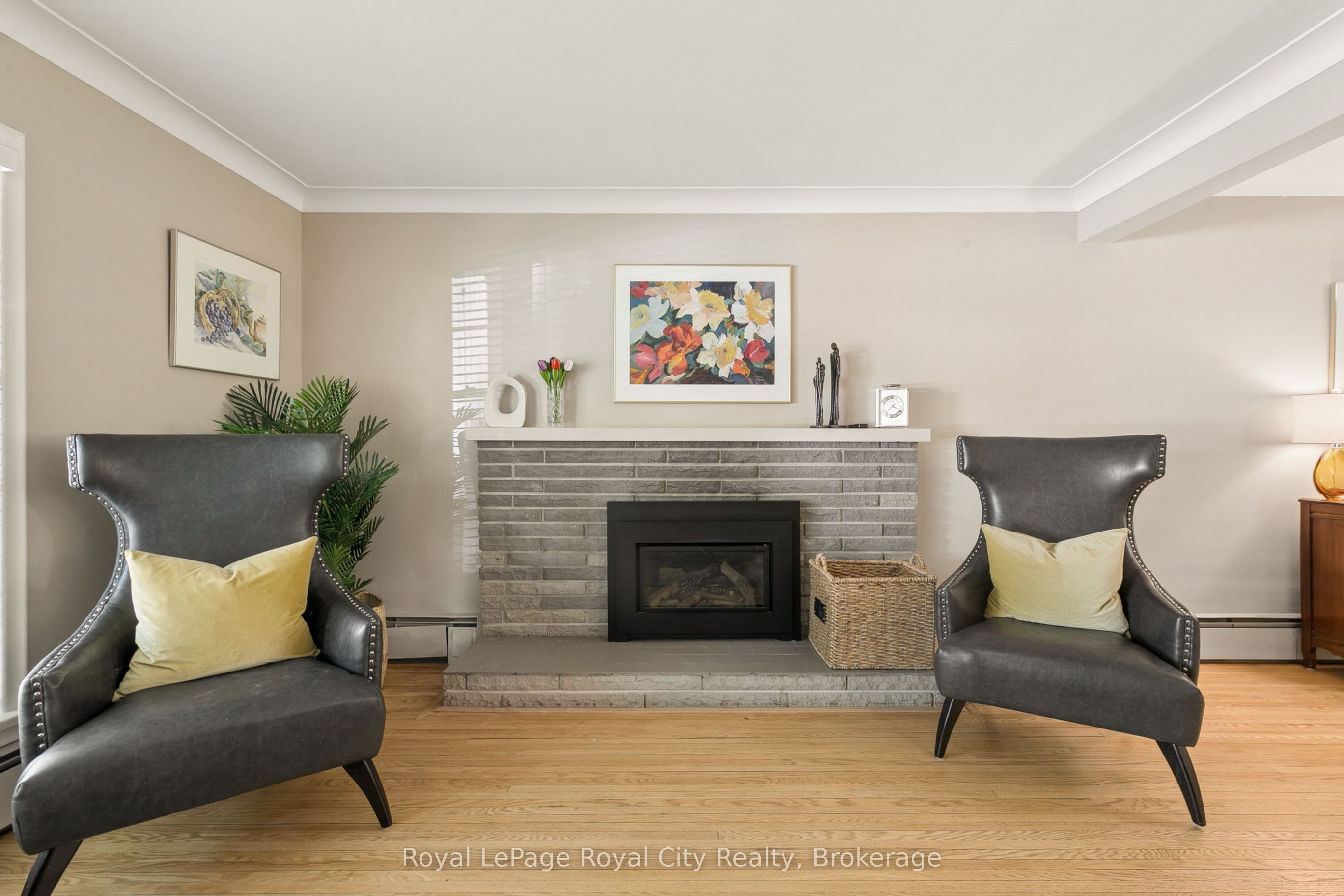 120 Hill Street E Property Photo 10