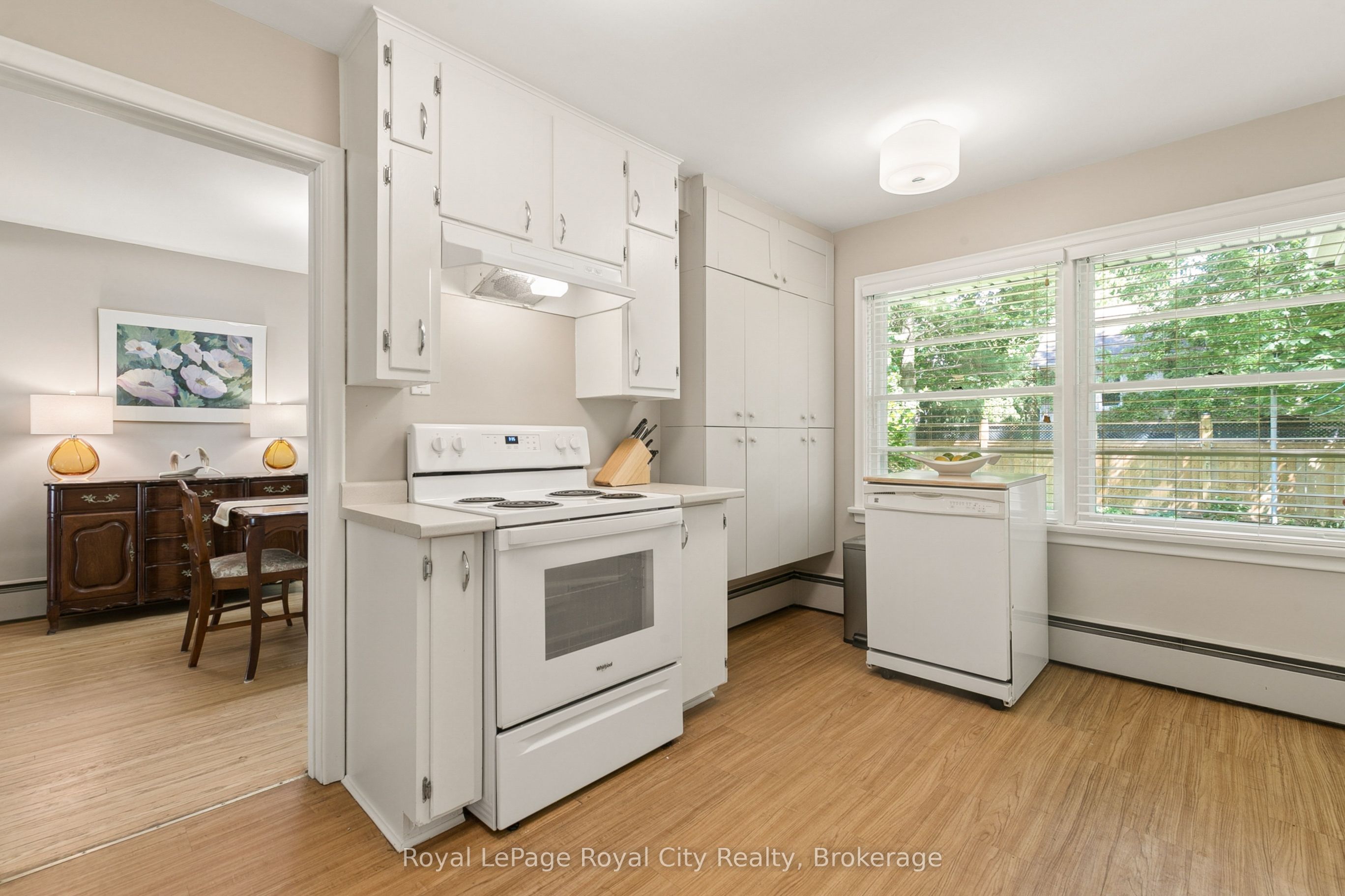 120 Hill Street E Property Photo 14