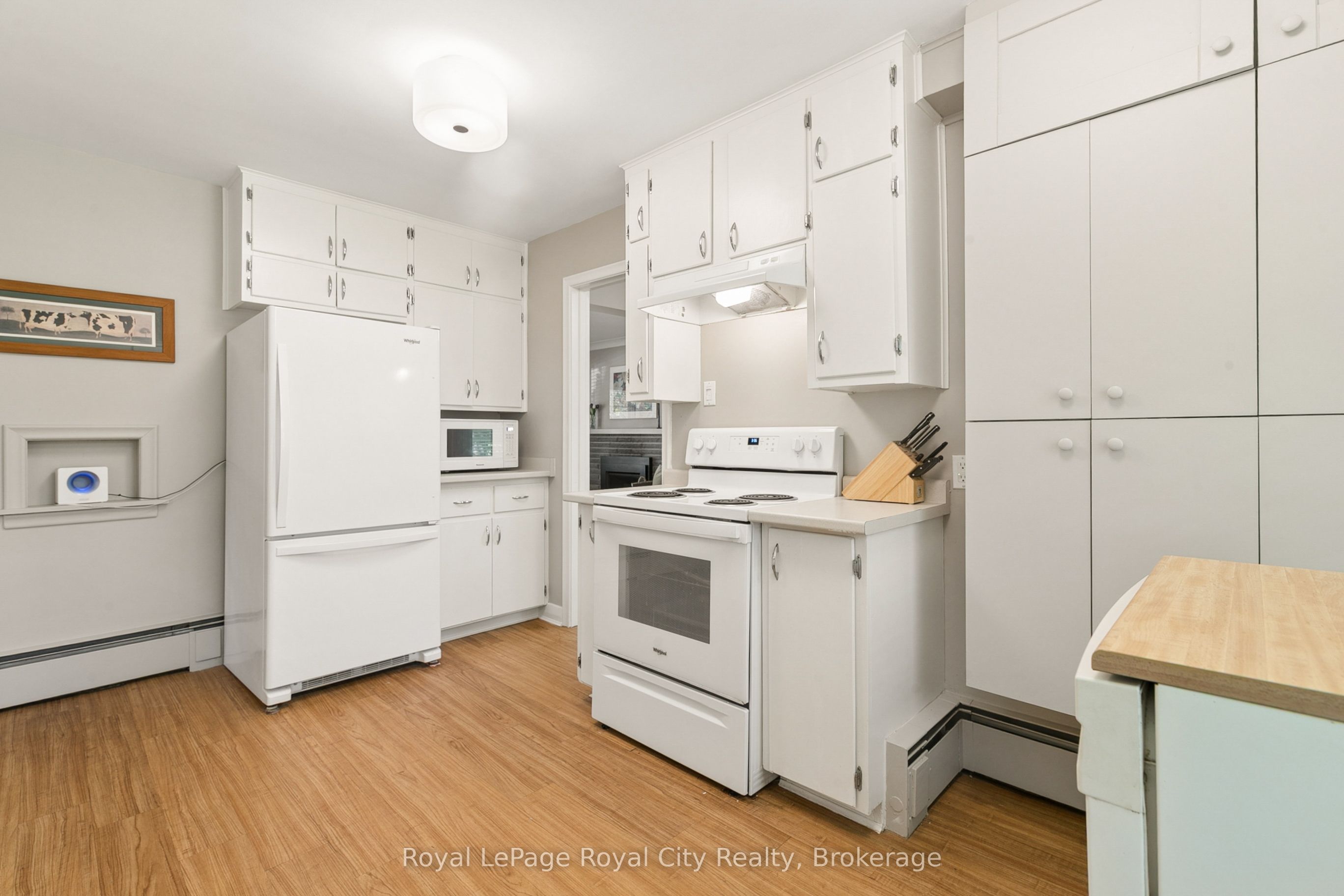 120 Hill Street E Property Photo 16