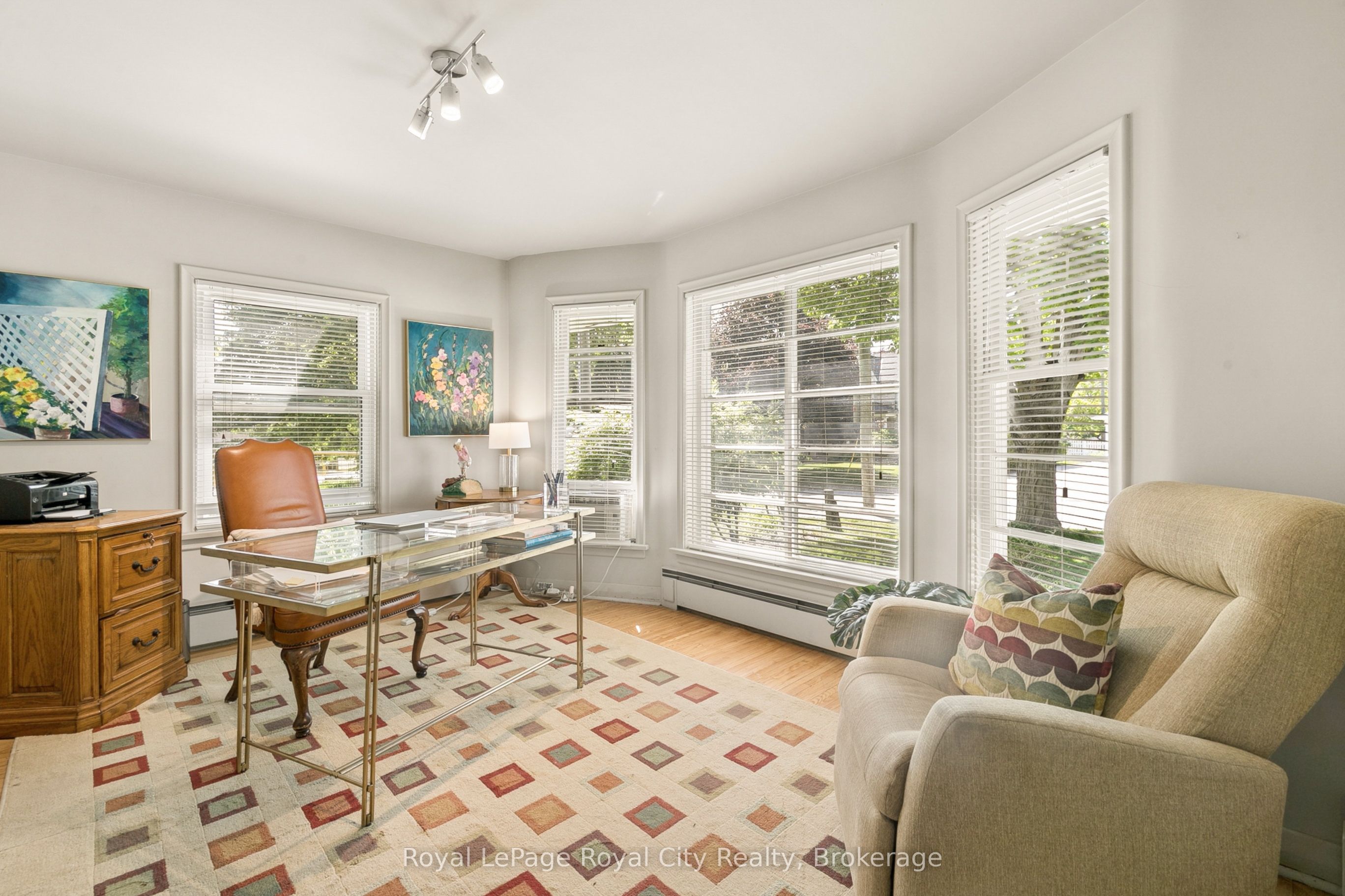 120 Hill Street E Property Photo 21