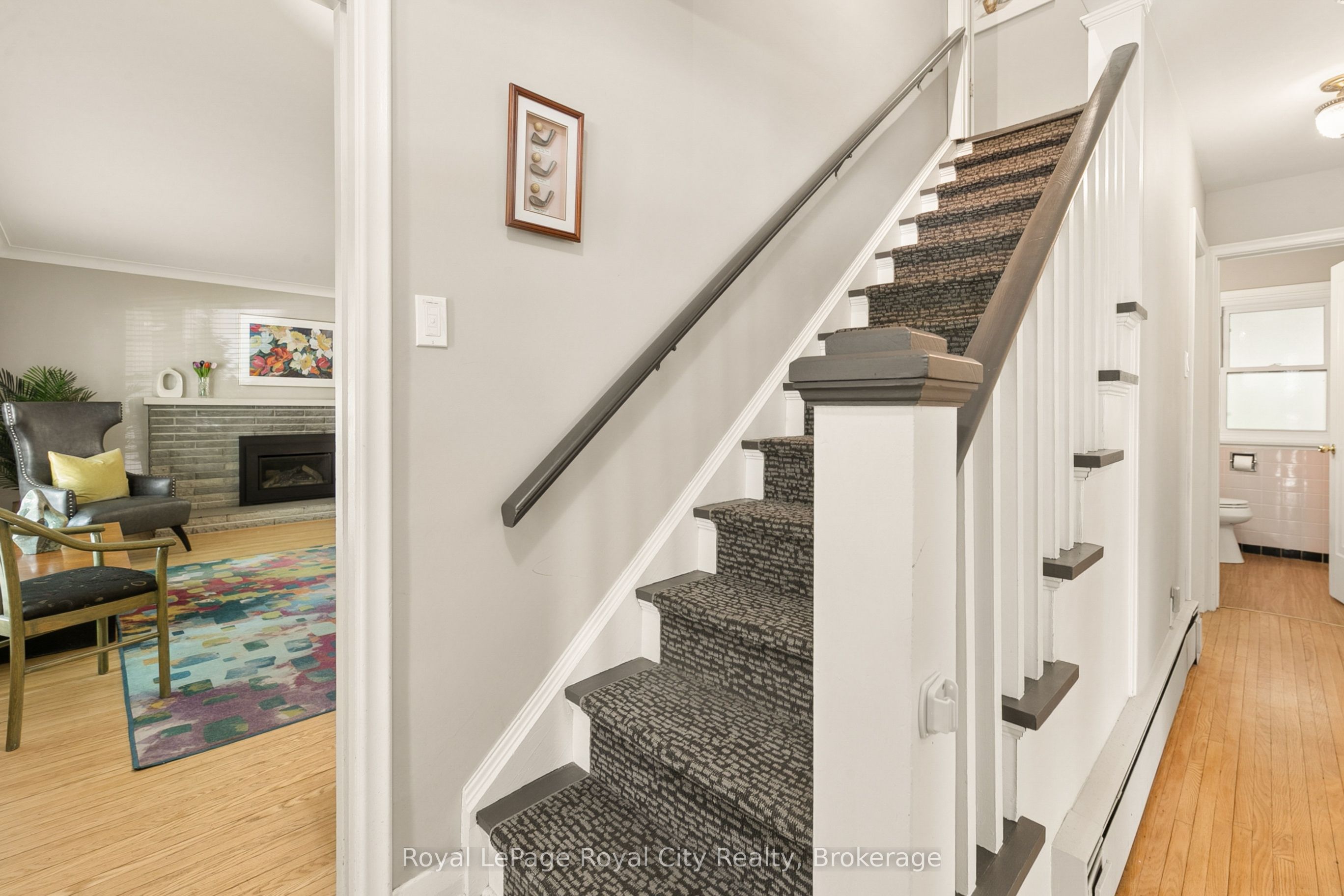 120 Hill Street E Property Photo 22