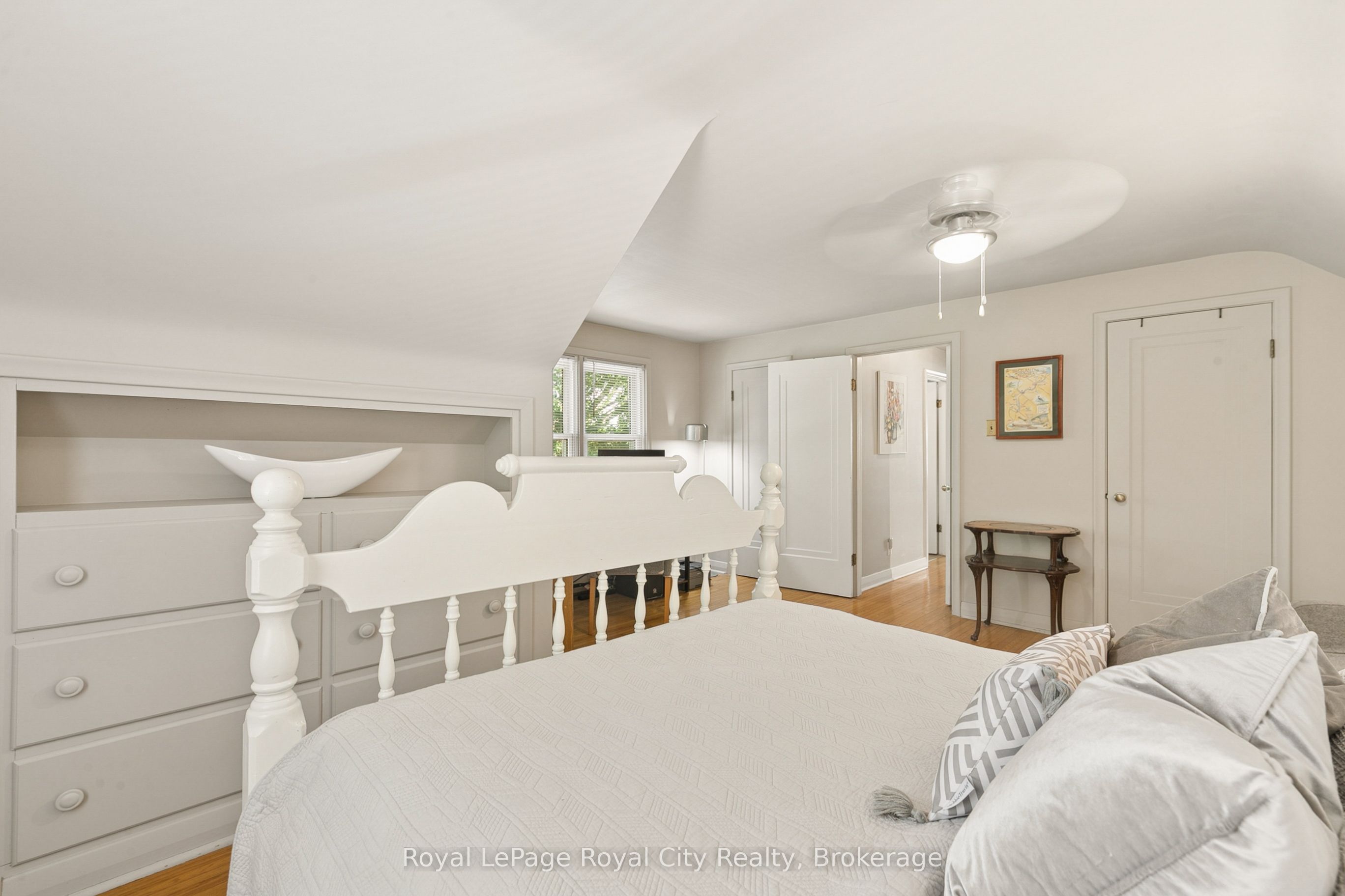 120 Hill Street E Property Photo 26