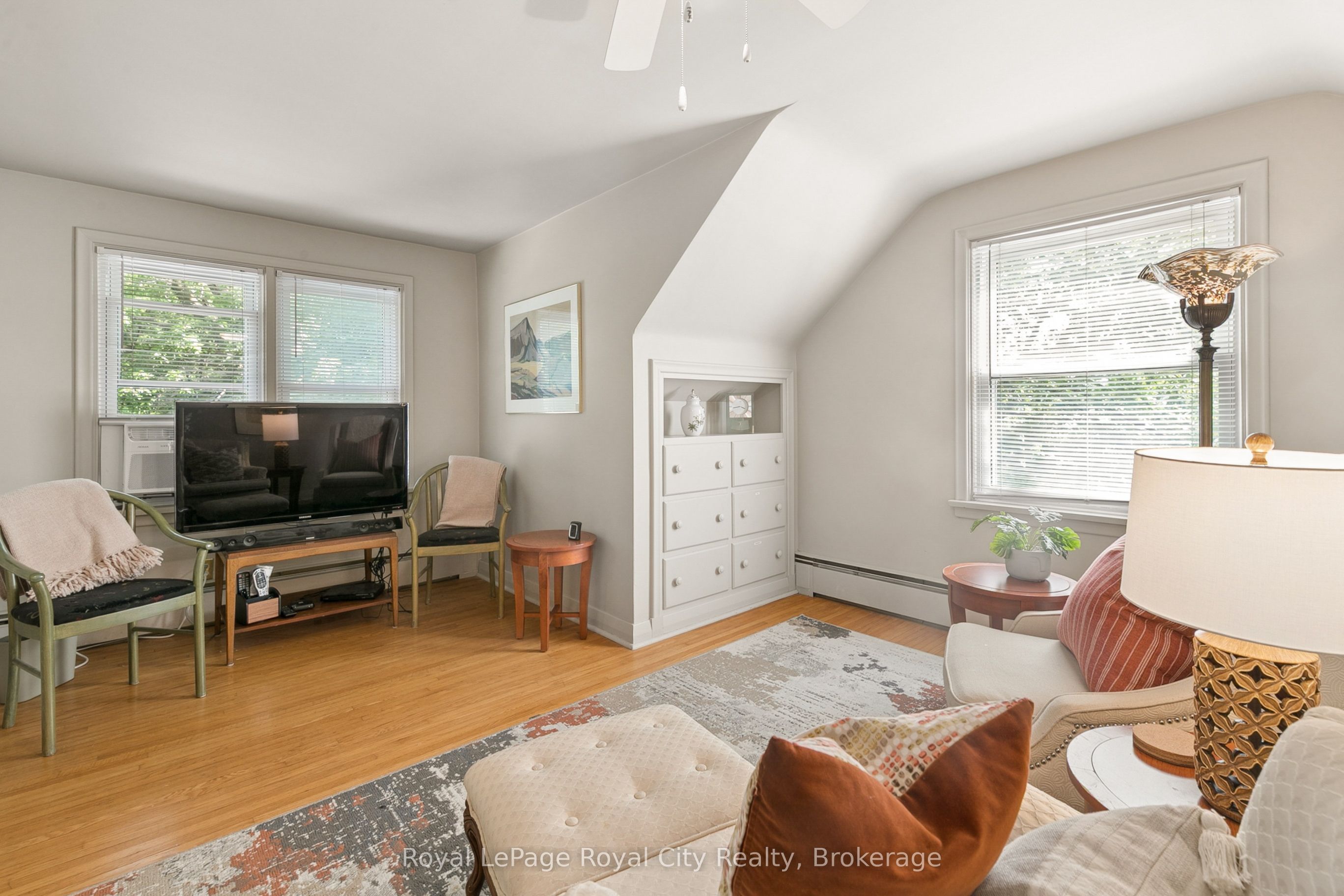 120 Hill Street E Property Photo 29