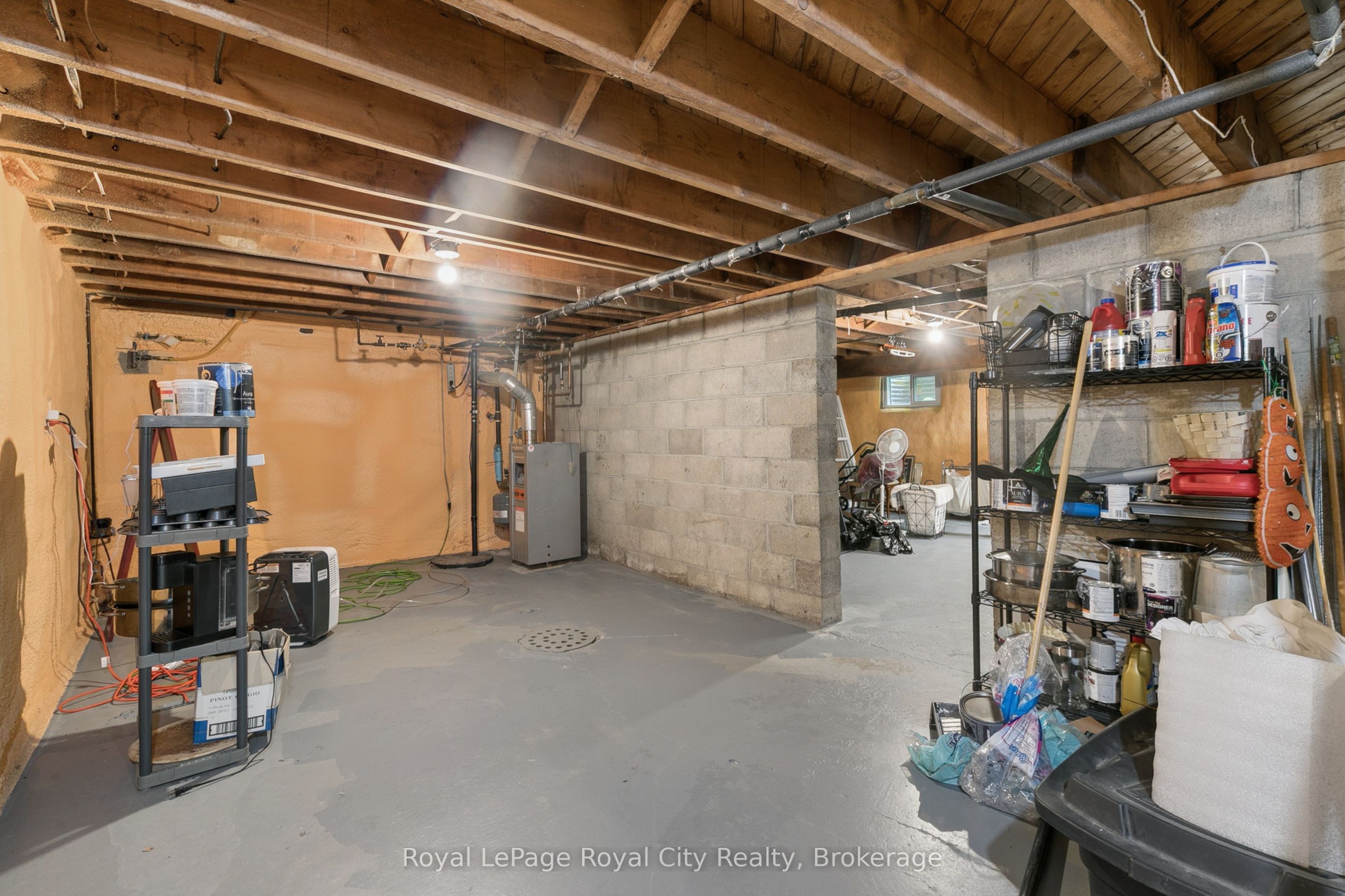 120 Hill Street E Property Photo 31