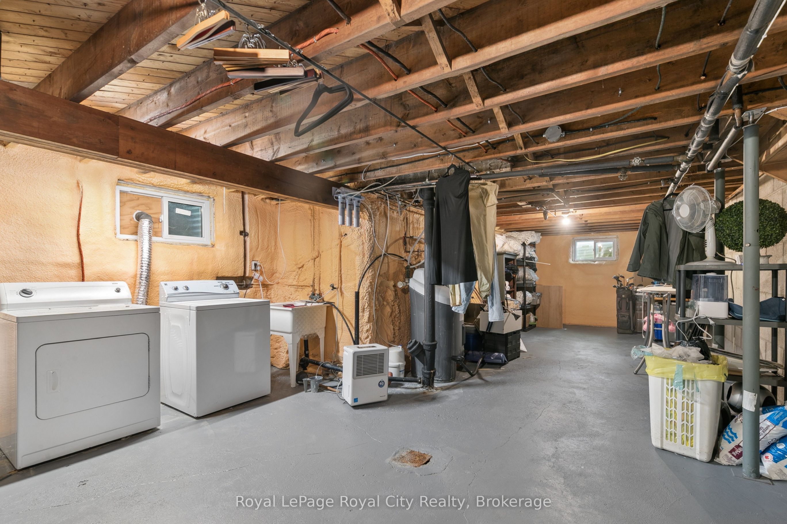 120 Hill Street E Property Photo 32