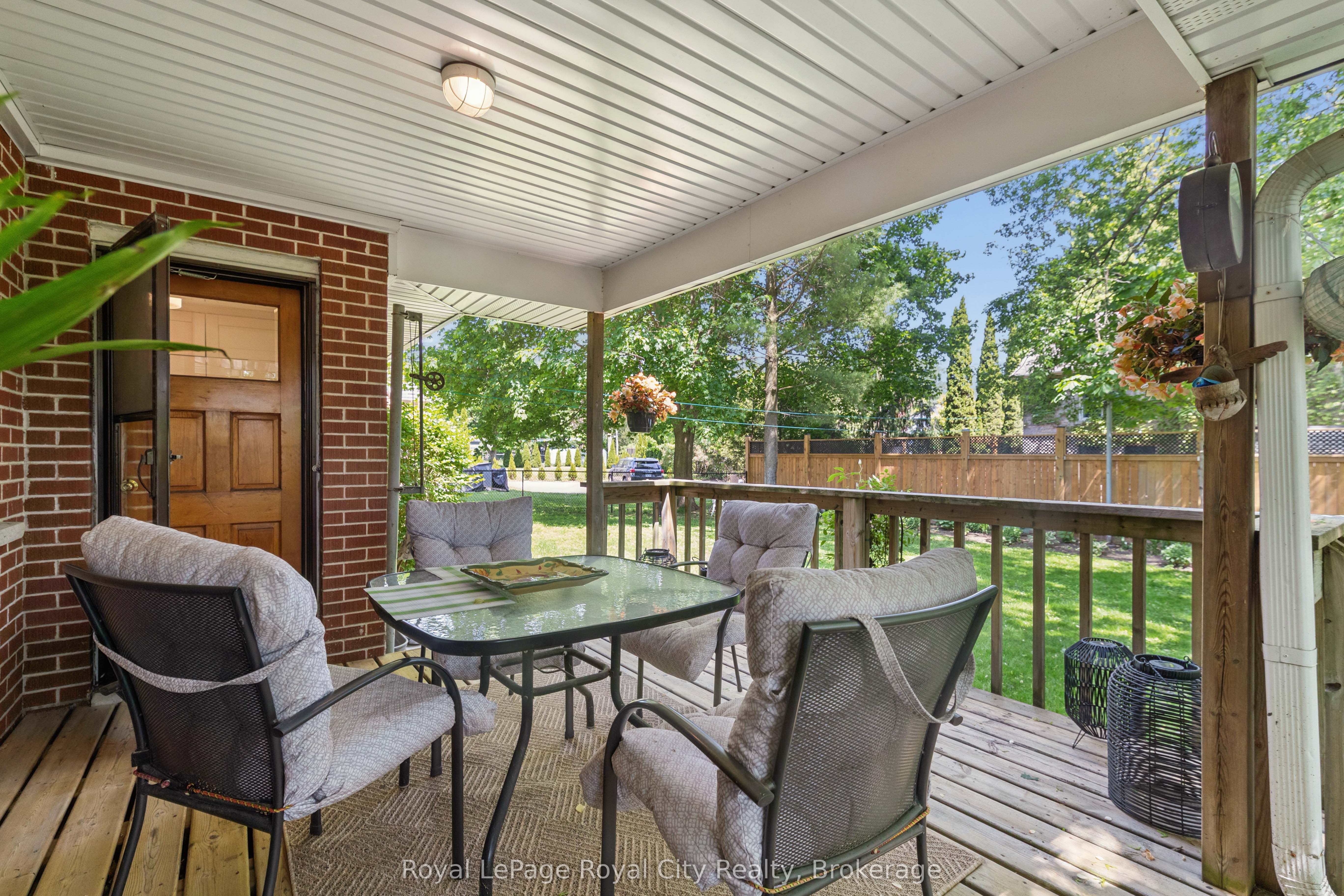 120 Hill Street E Property Photo 37