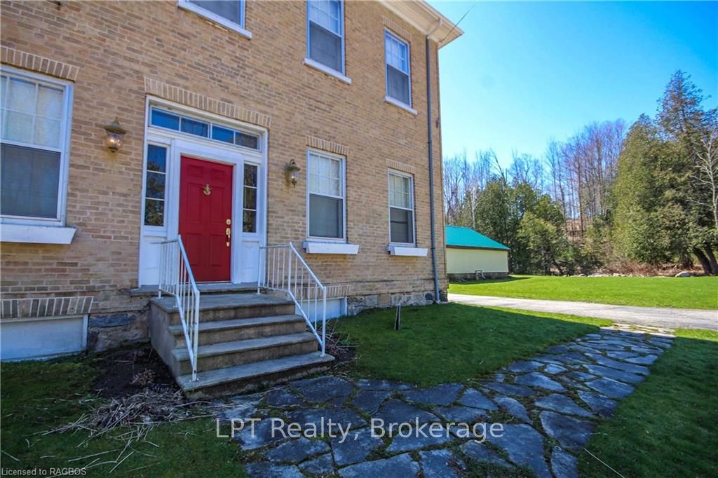 484 Carlisle Street Property Photo 9