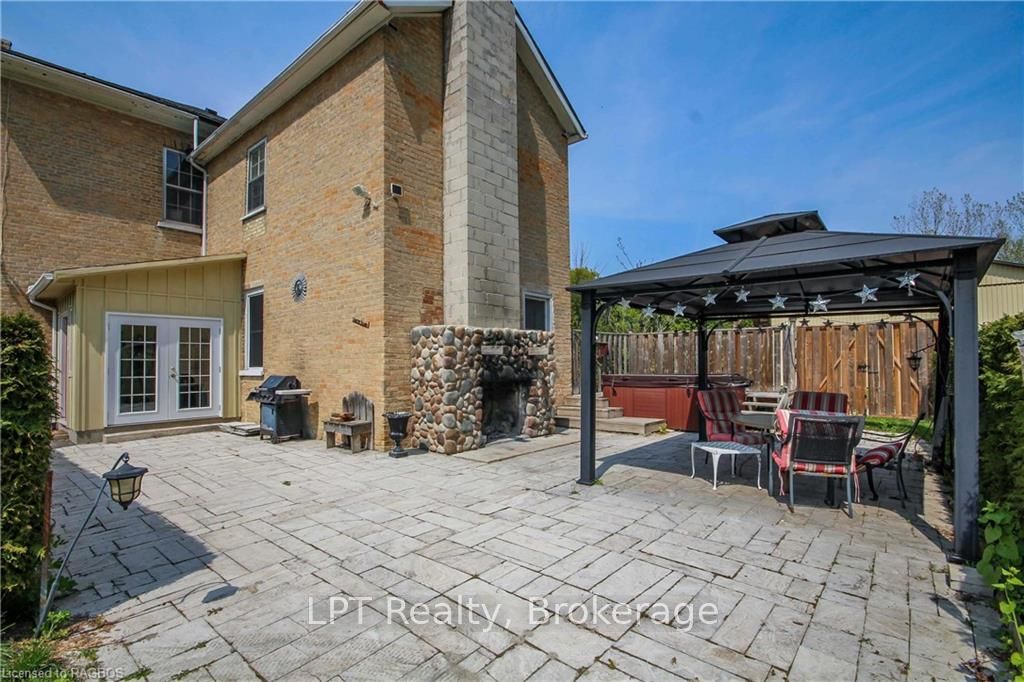 484 Carlisle Street Property Photo 10