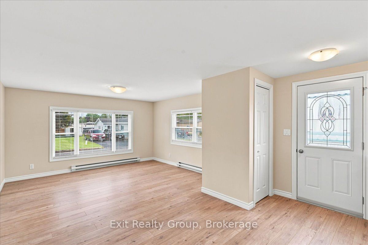 14 Nightingale Lane Property Photo 2