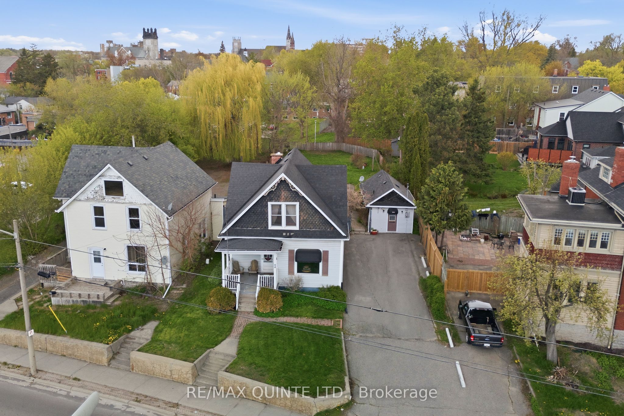 94 Dundas Street E Property Photo 1