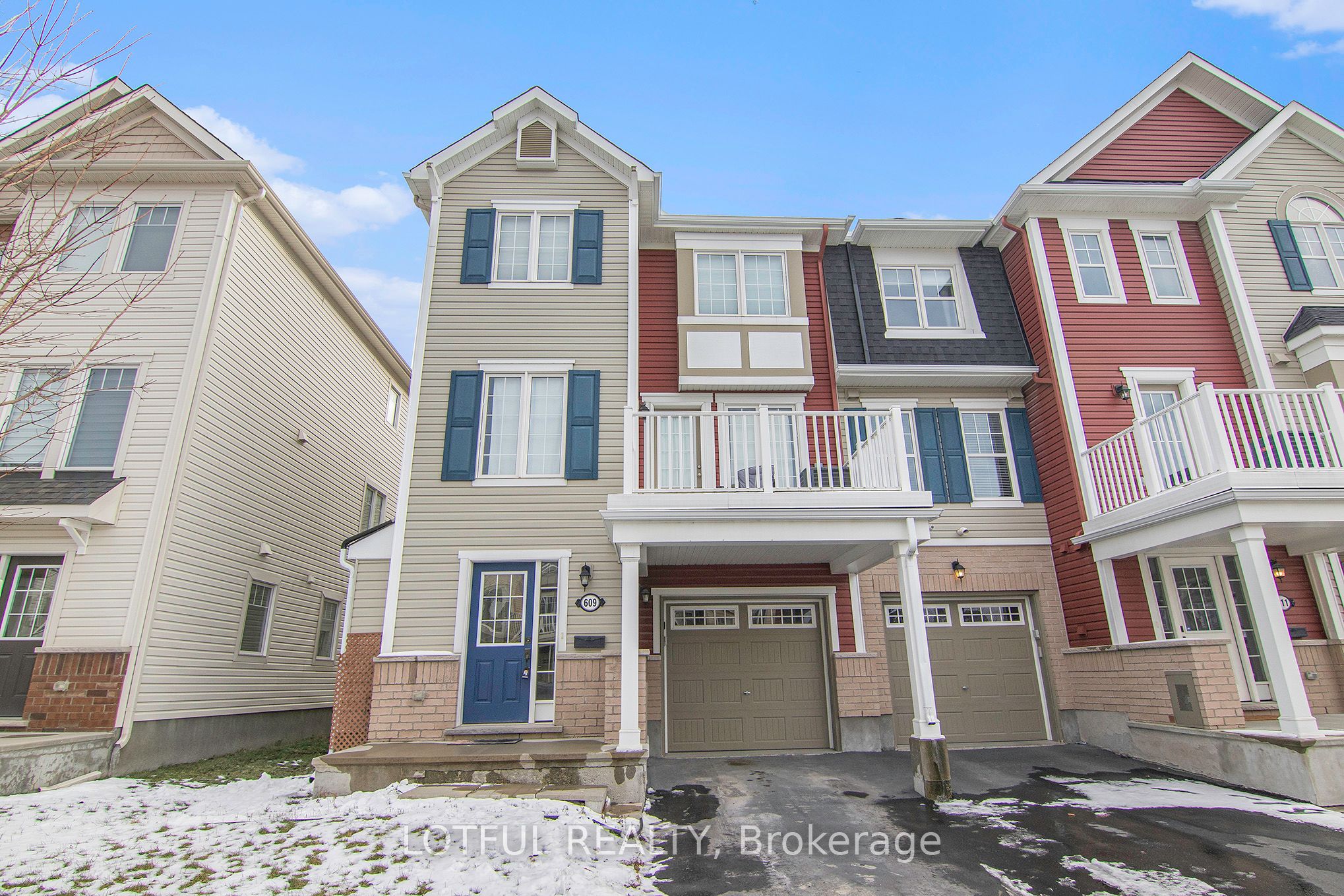 609 Foxlight Circle Property Photo 1