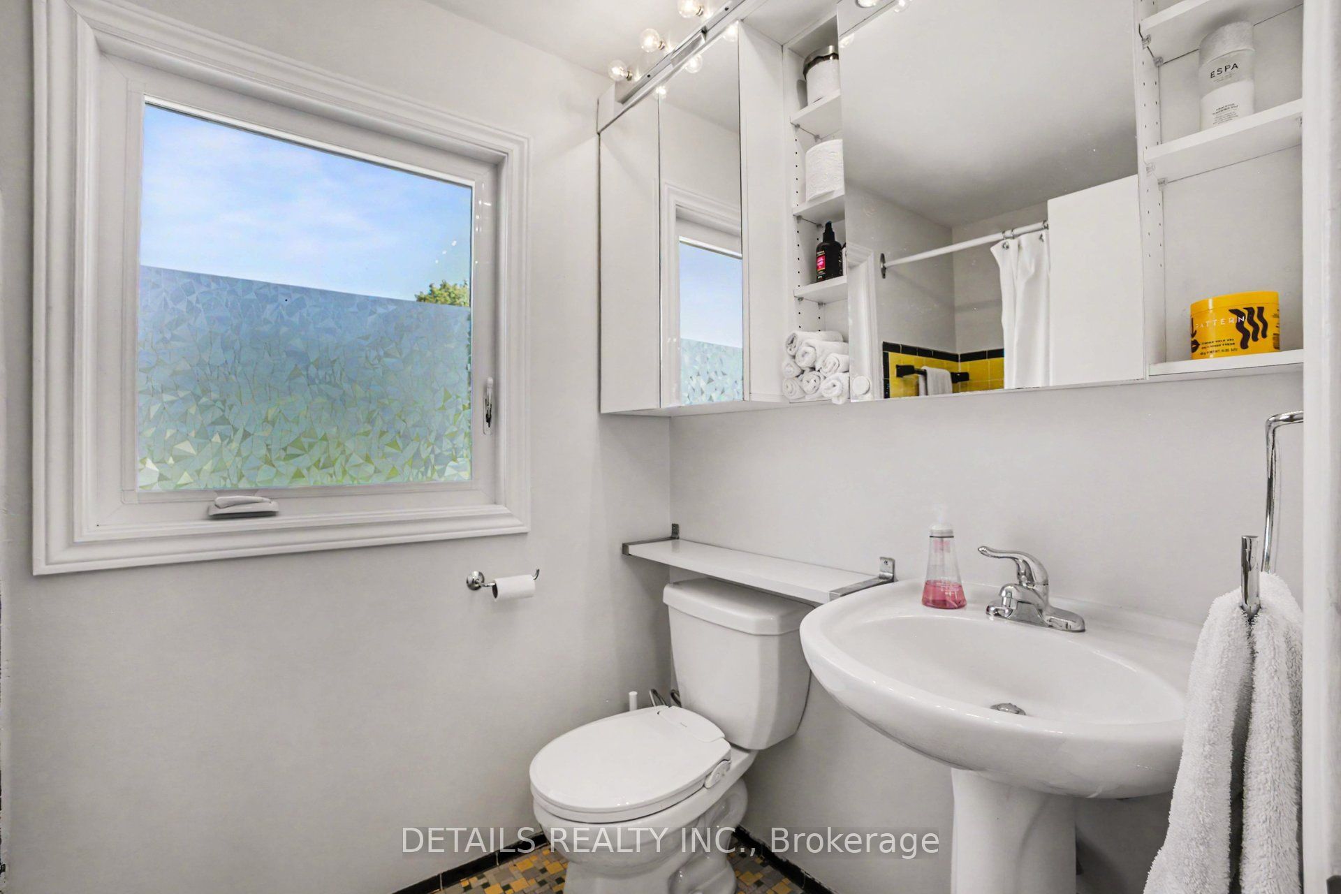 1233 Checkers Road Property Photo 11