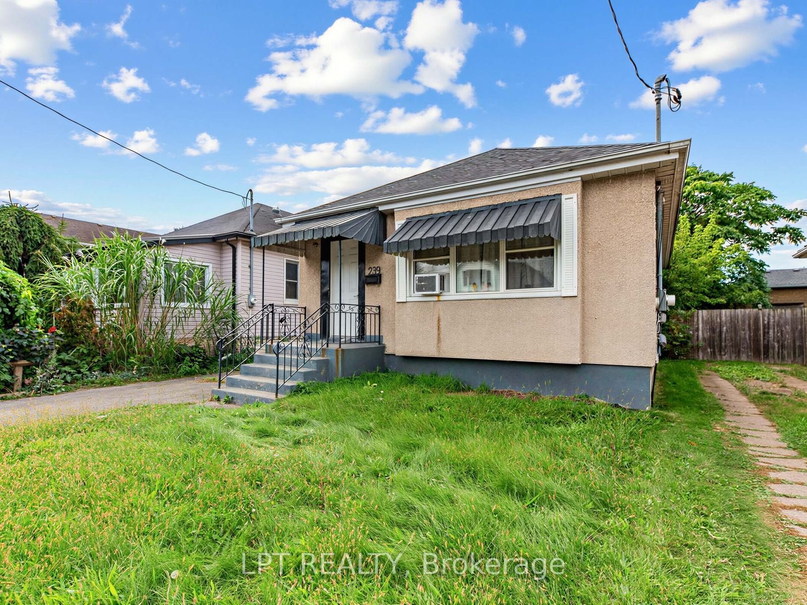239 Vine Street Property Photo 2