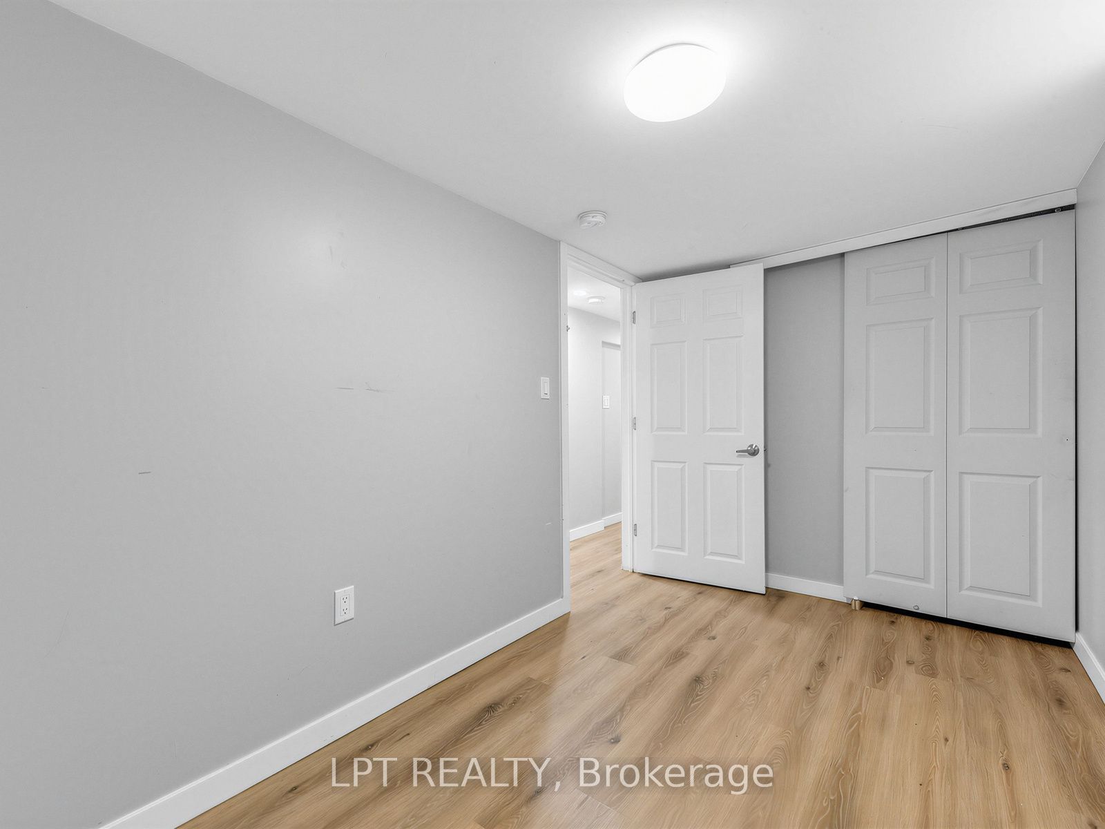 239 Vine Street Property Photo 6