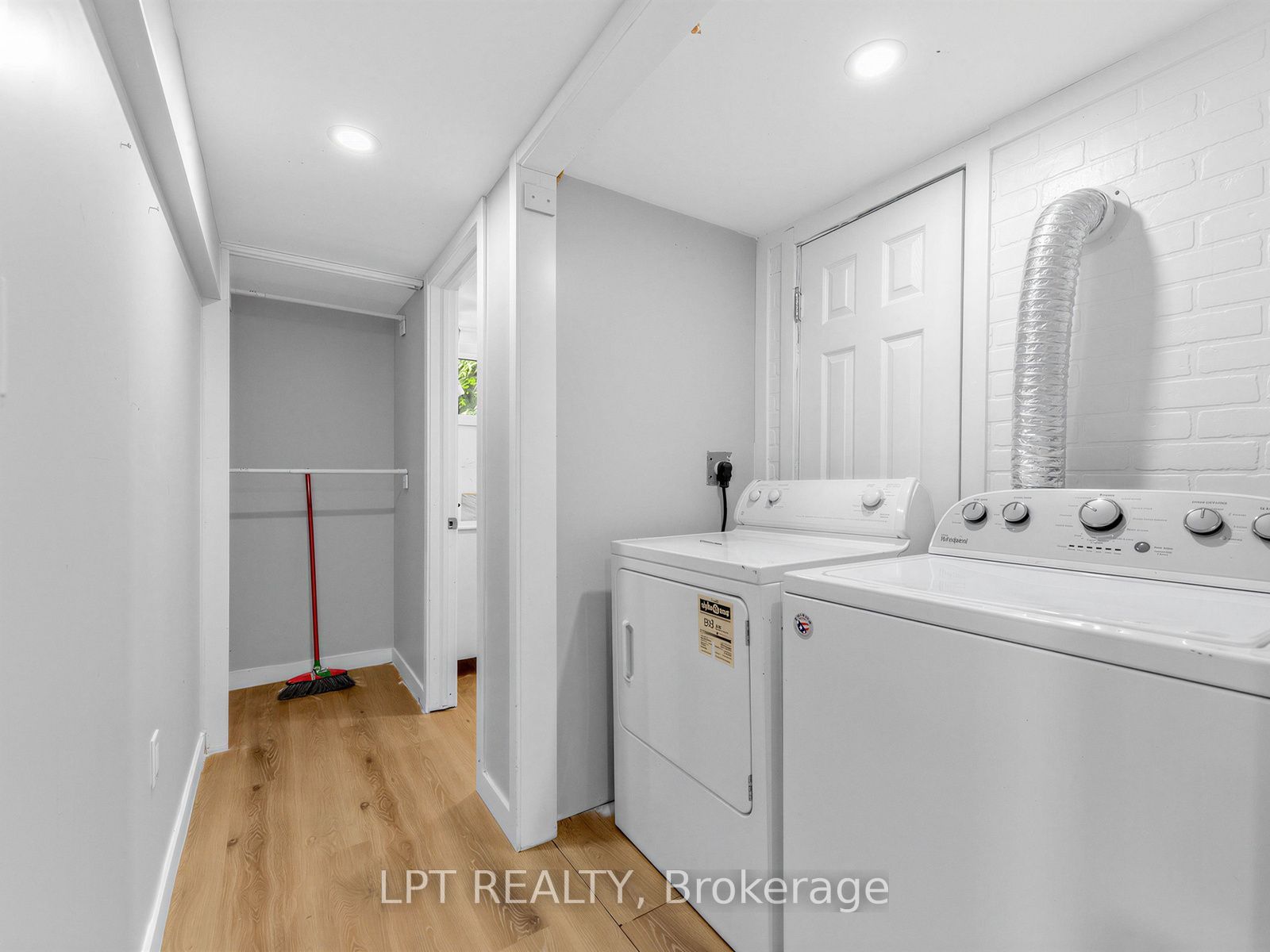 239 Vine Street Property Photo 7