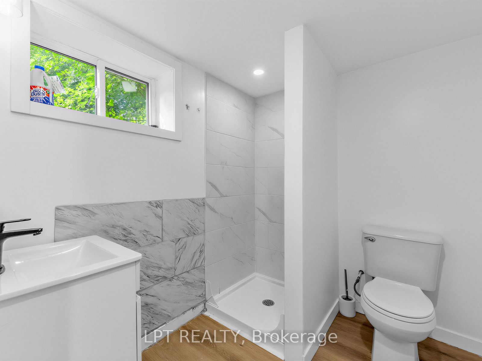 239 Vine Street Property Photo 8
