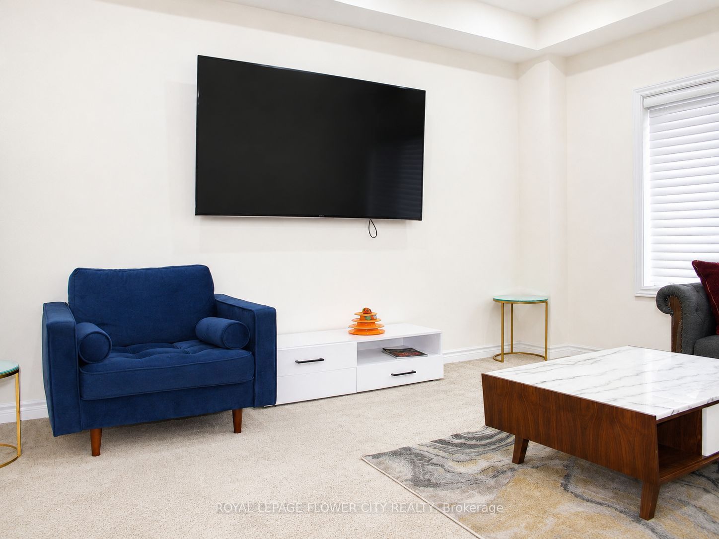 18 Jenner Drive Property Photo 8