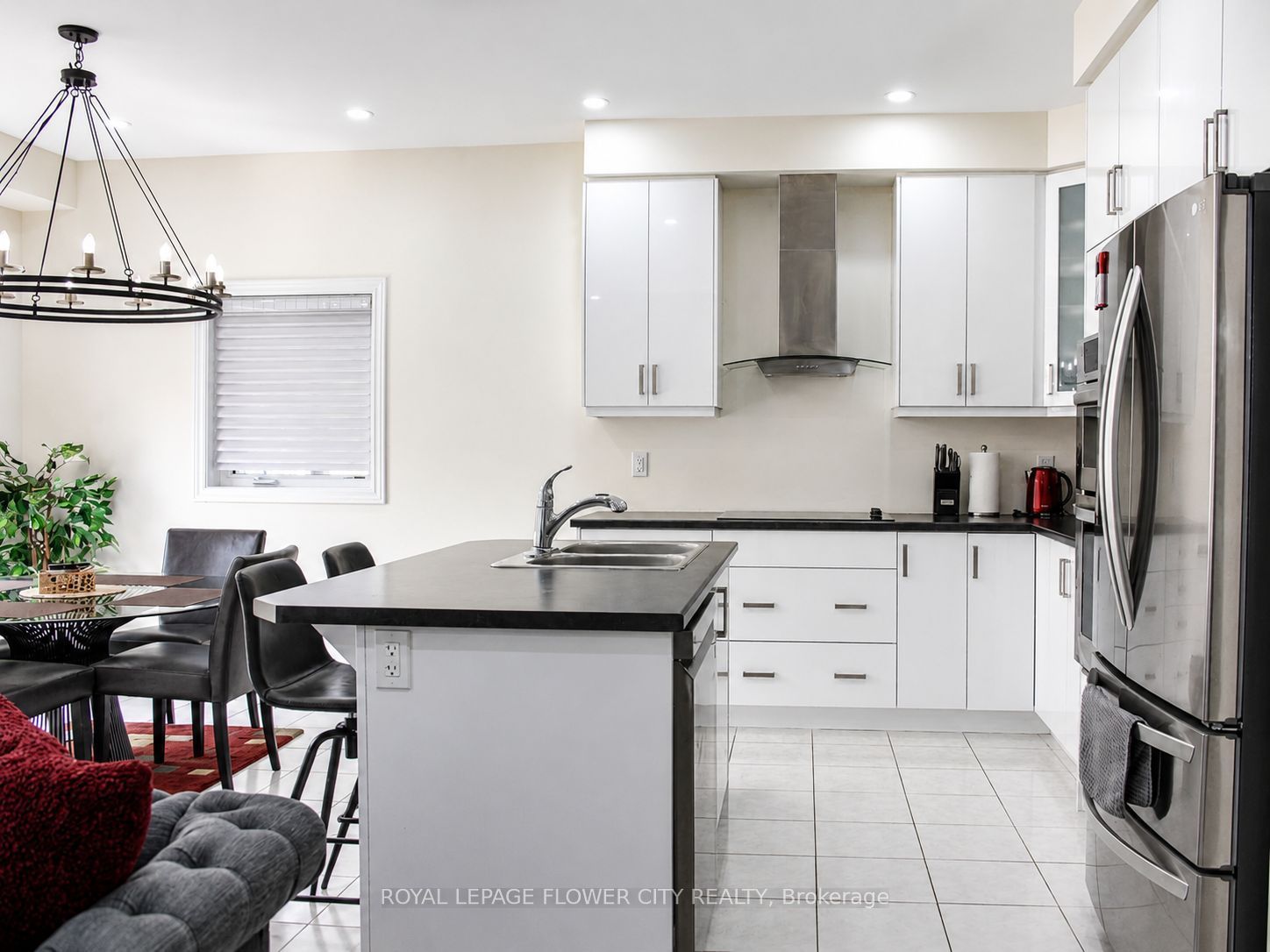 18 Jenner Drive Property Photo 9