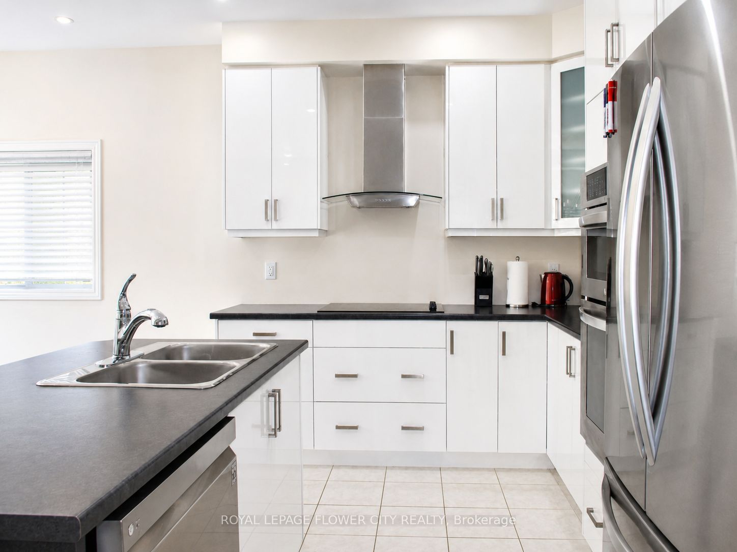 18 Jenner Drive Property Photo 10