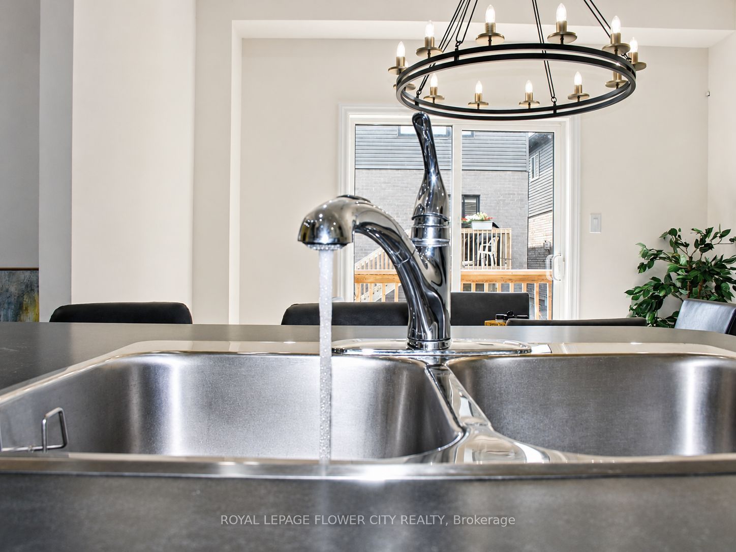 18 Jenner Drive Property Photo 11