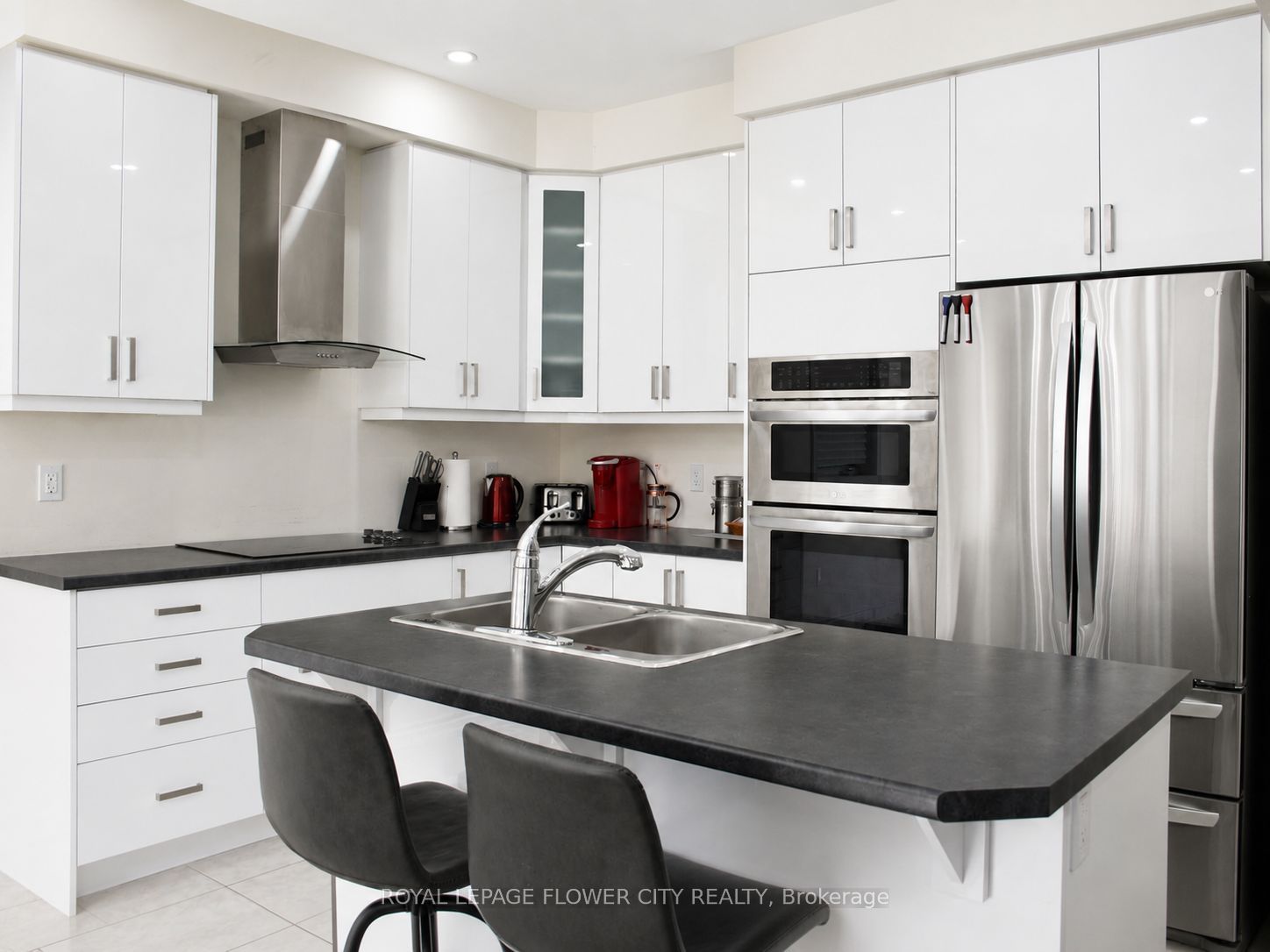 18 Jenner Drive Property Photo 13