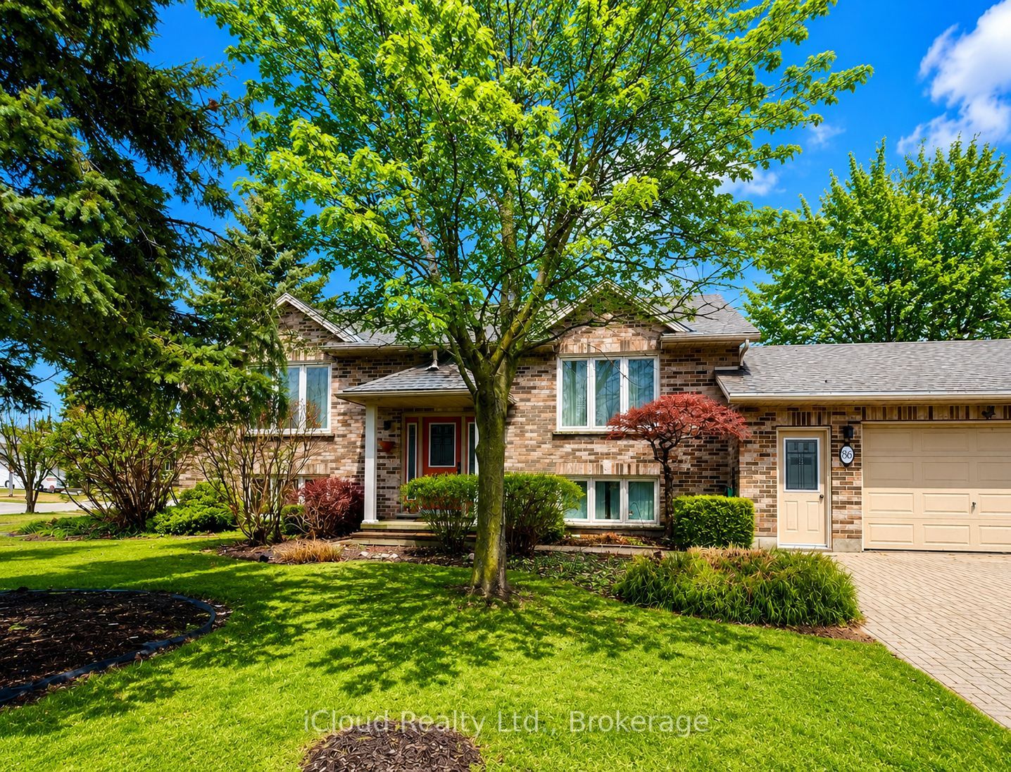 86 Glendale Drive E Property Photo 1