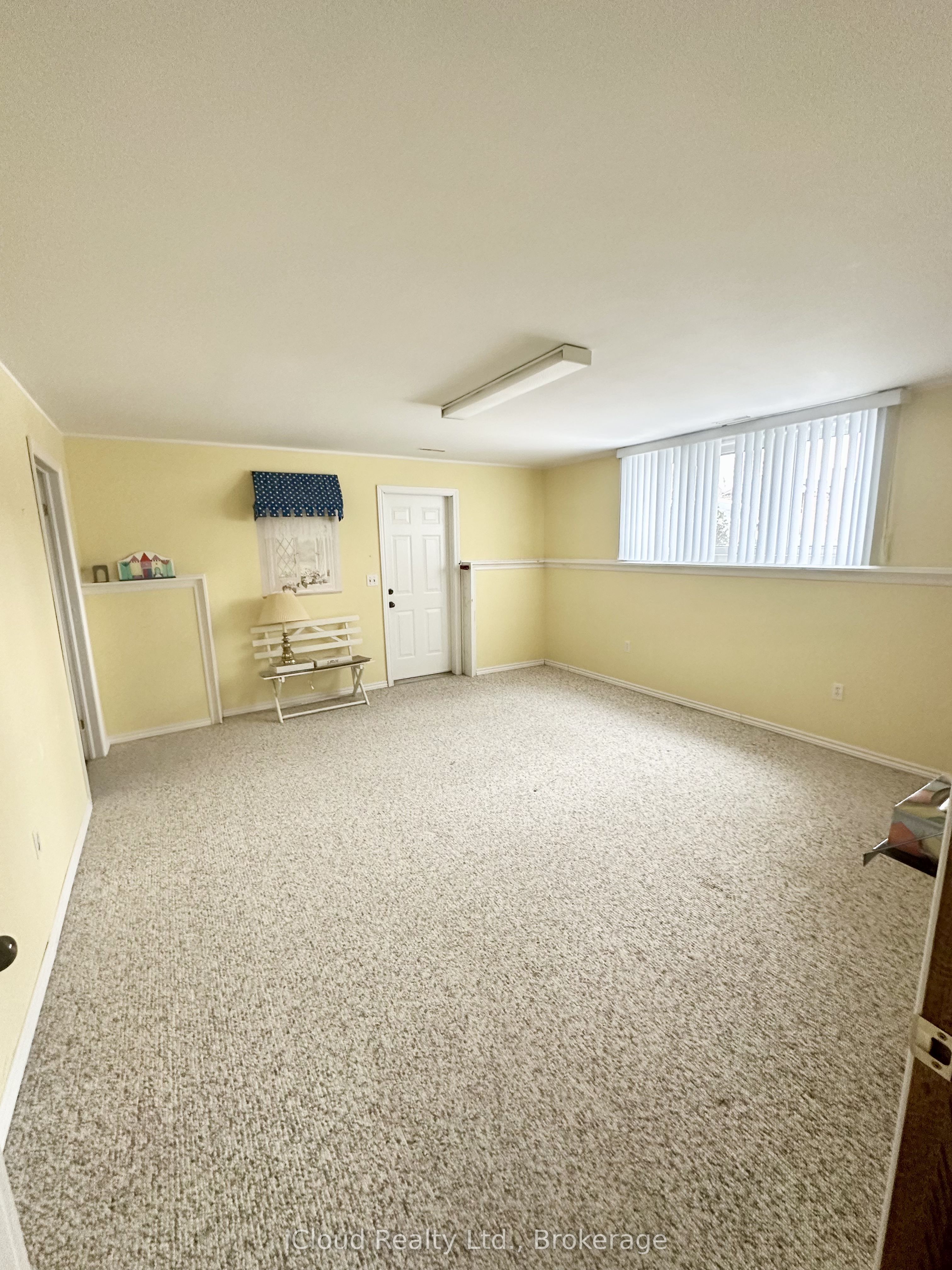 86 Glendale Drive E Property Photo 19