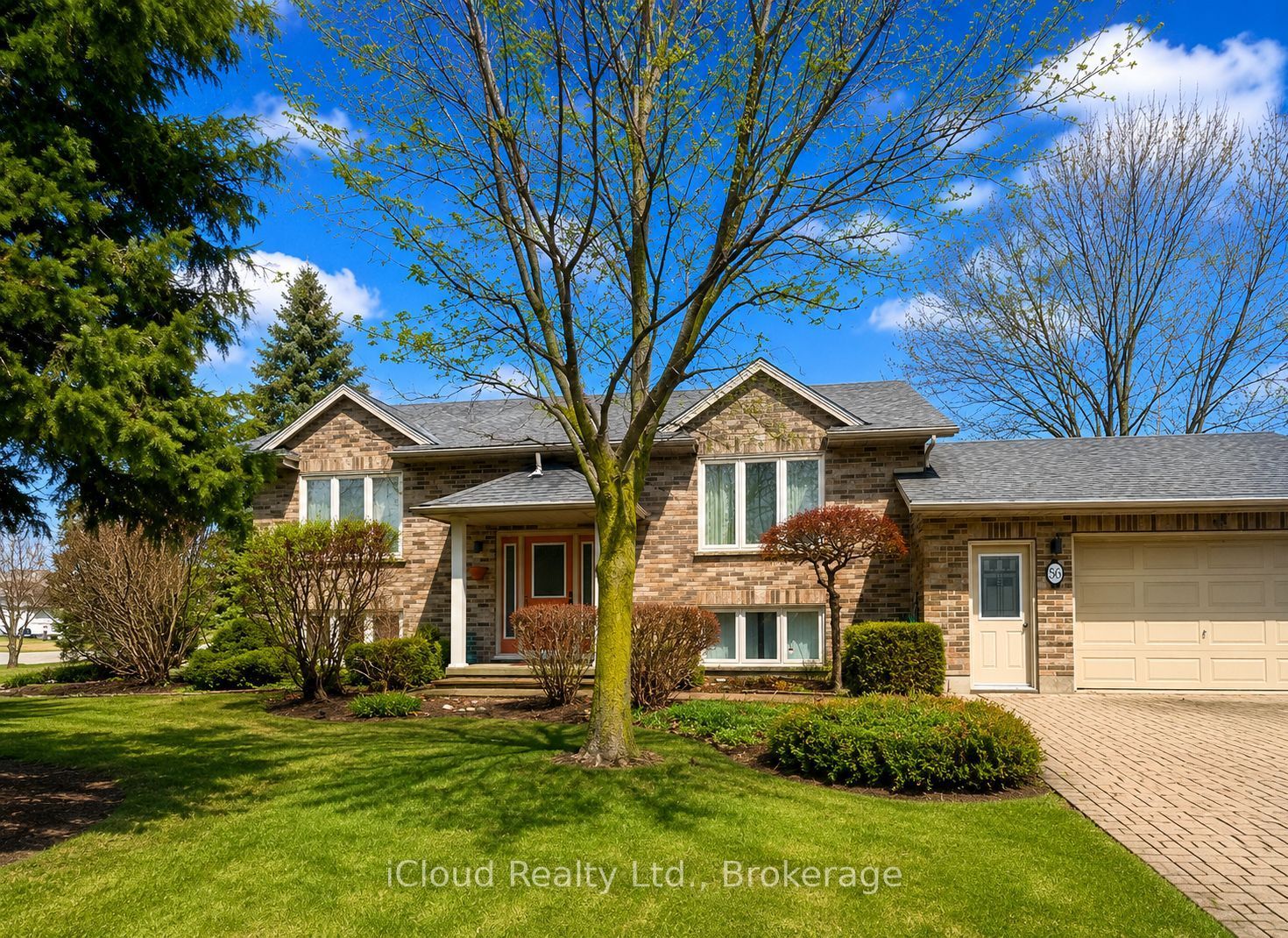 86 Glendale Drive E Property Photo 24