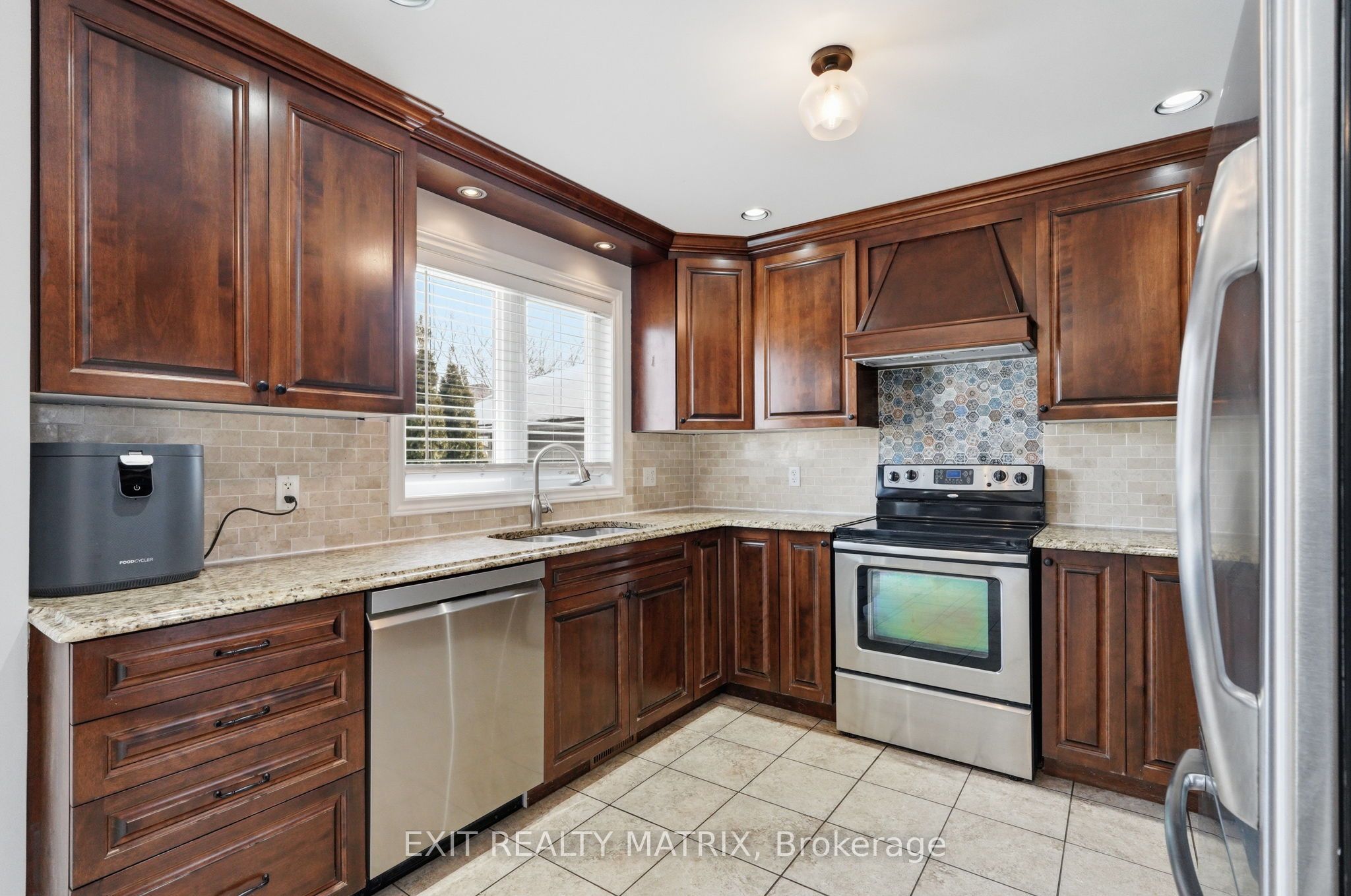 388 Quartz Avenue Property Photo 11