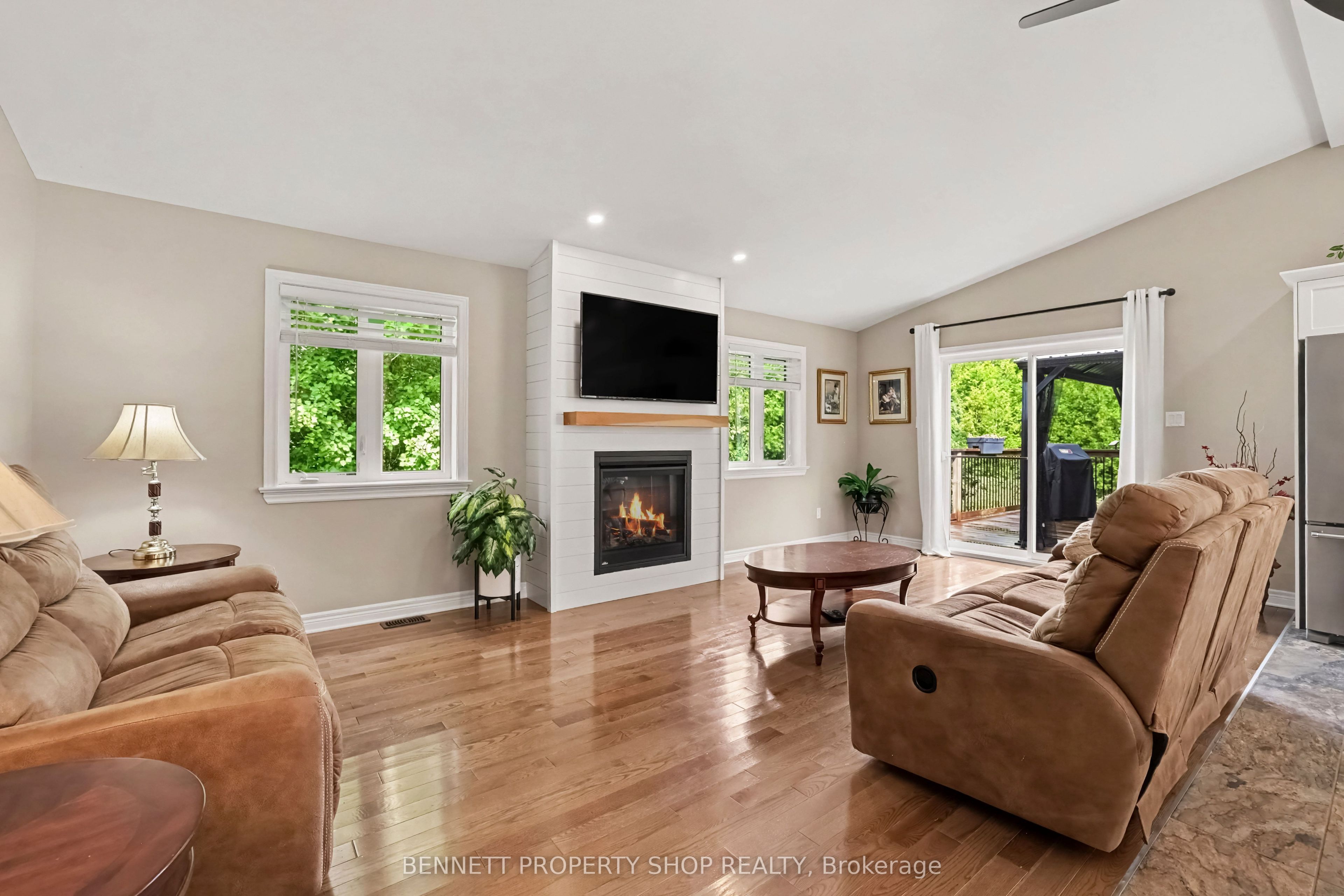 160 Northcote Drive Property Photo 4