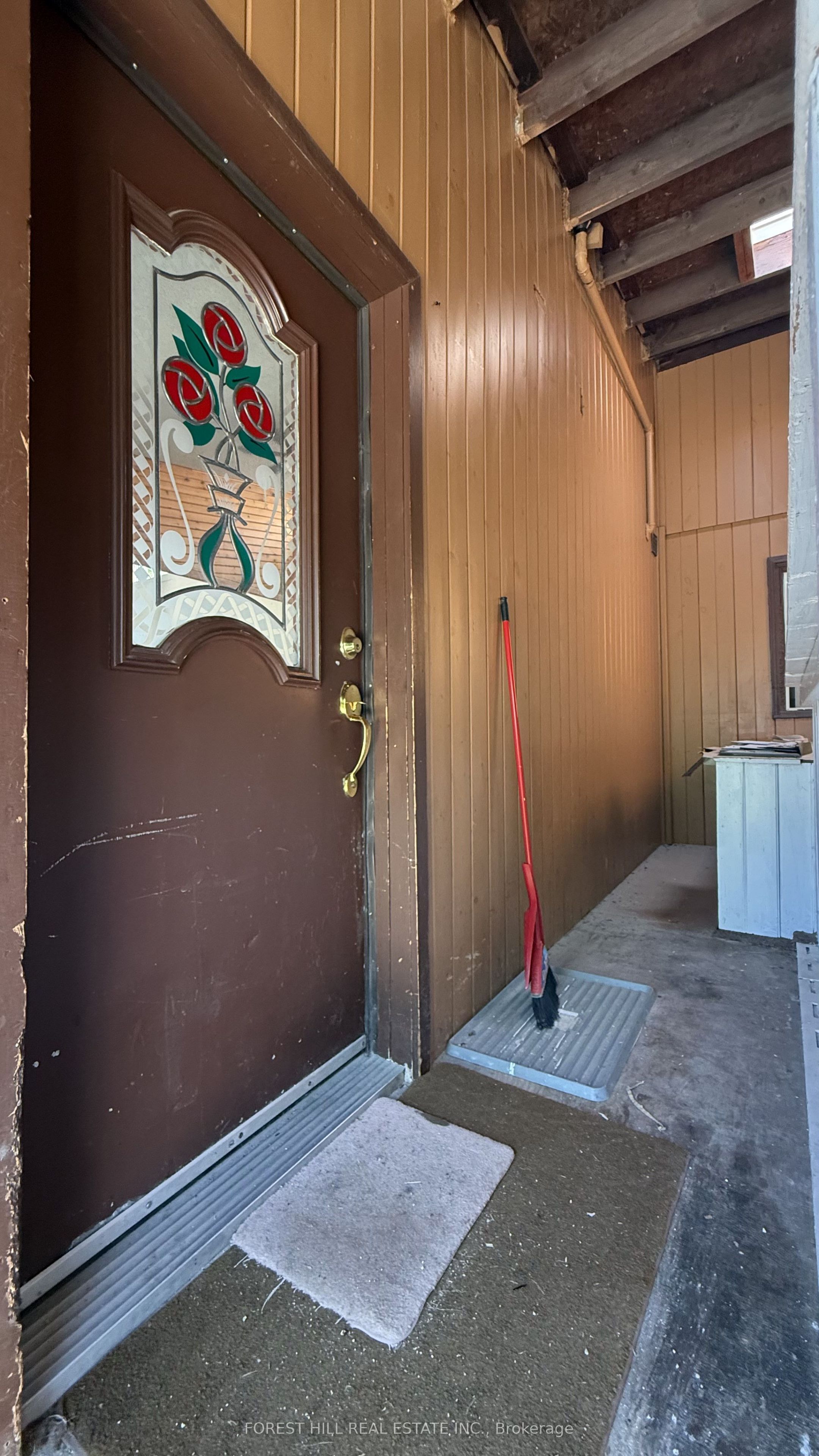 435 Main Street W Property Photo 15