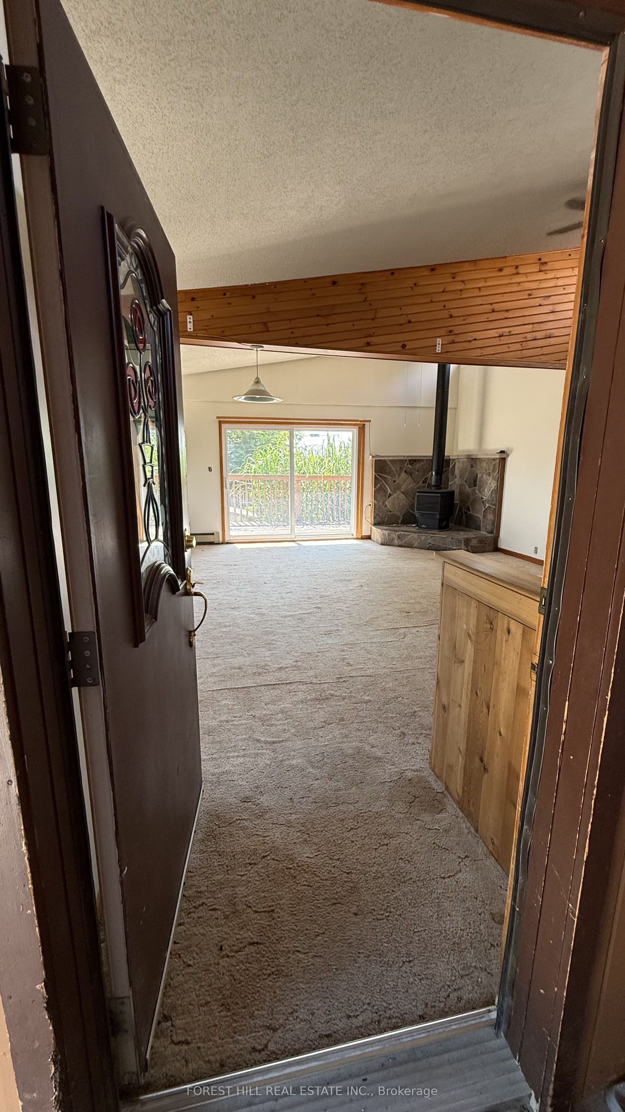 435 Main Street W Property Photo 16