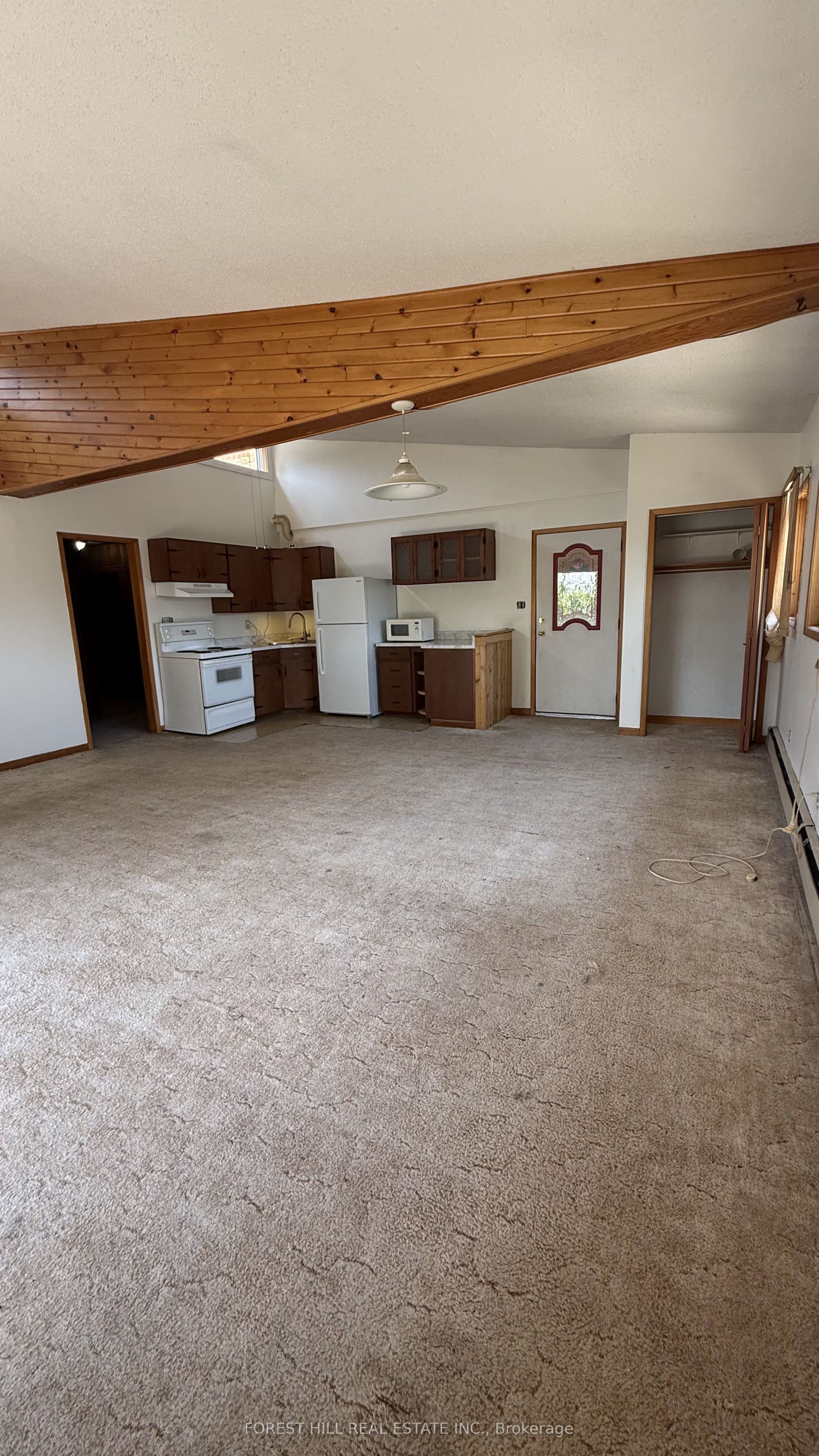 435 Main Street W Property Photo 18