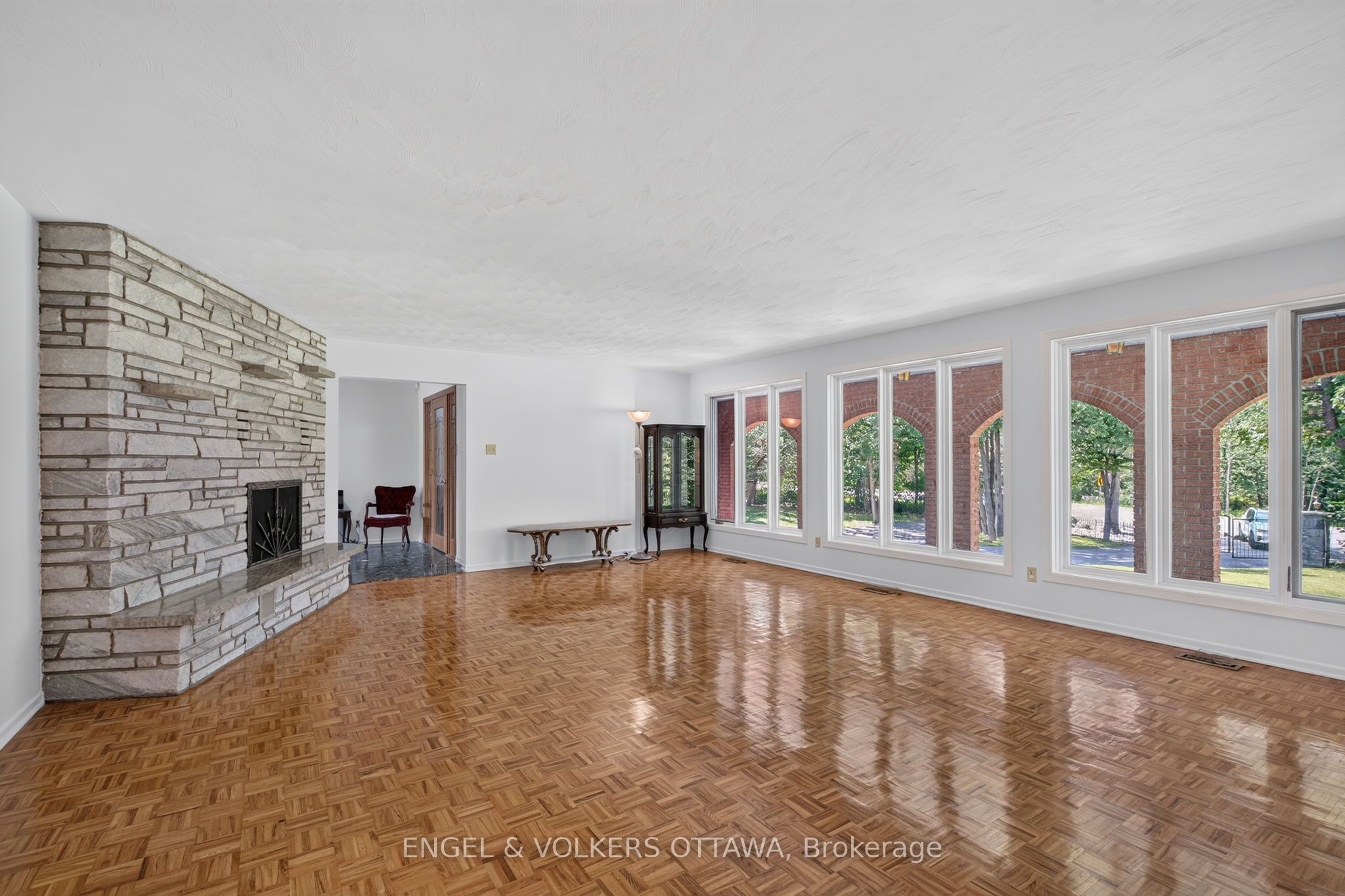 760 Kerwin Road Property Photo 7
