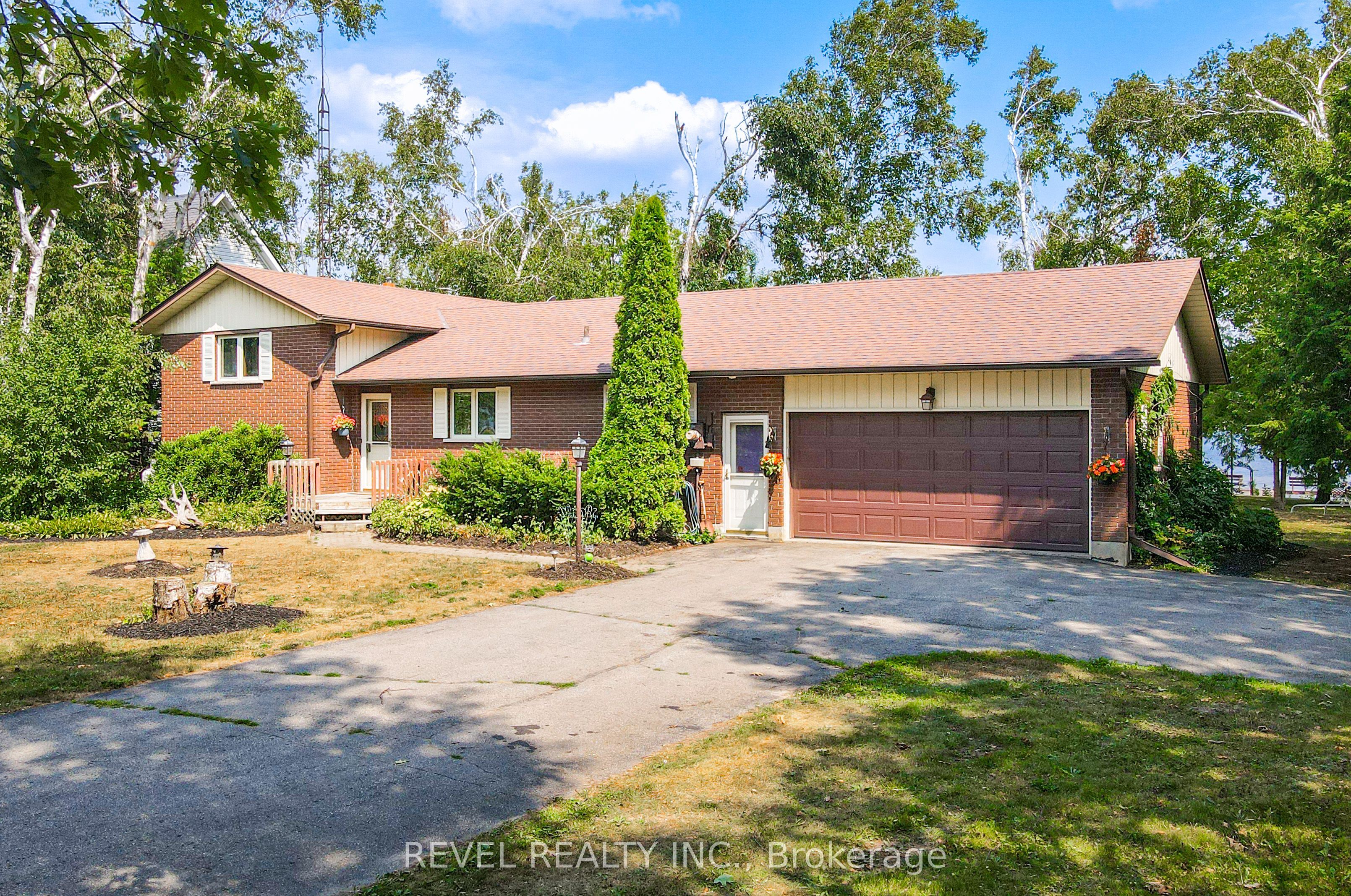 126 Pinewood Boulevard Property Photo 1