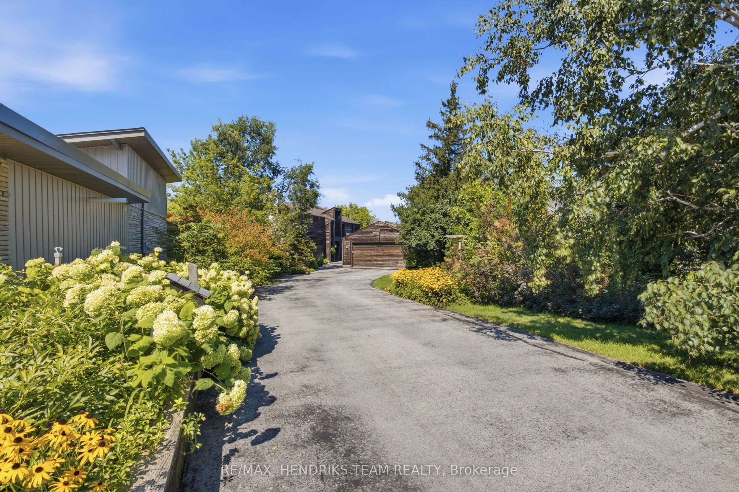 10 Vergorda Circle Property Photo 2