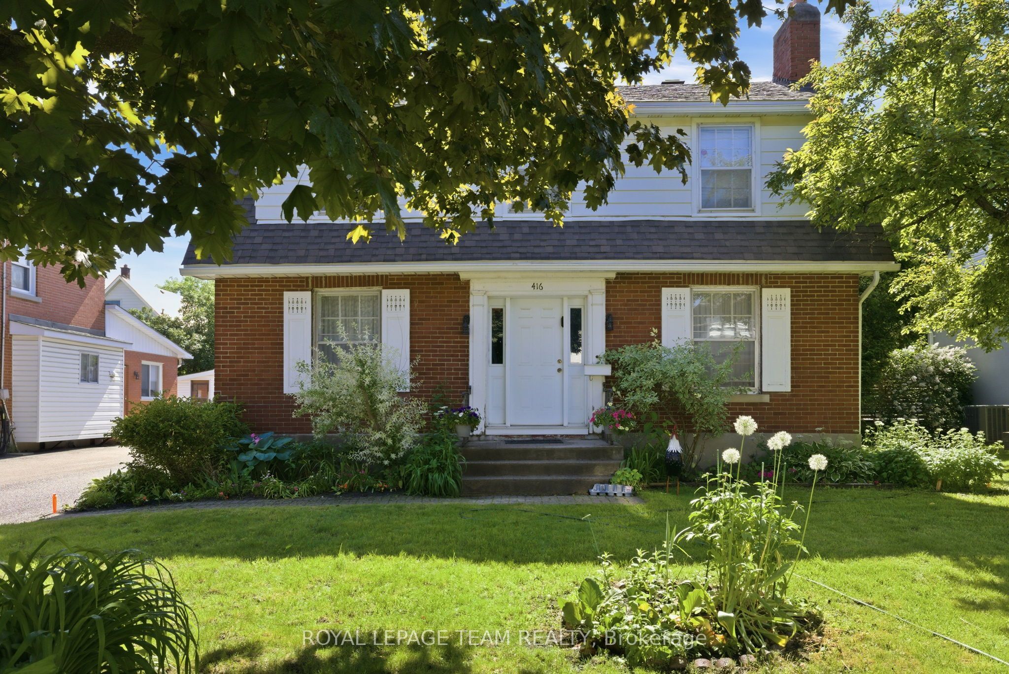 416 Tweedsmuir Avenue Property Photo 6