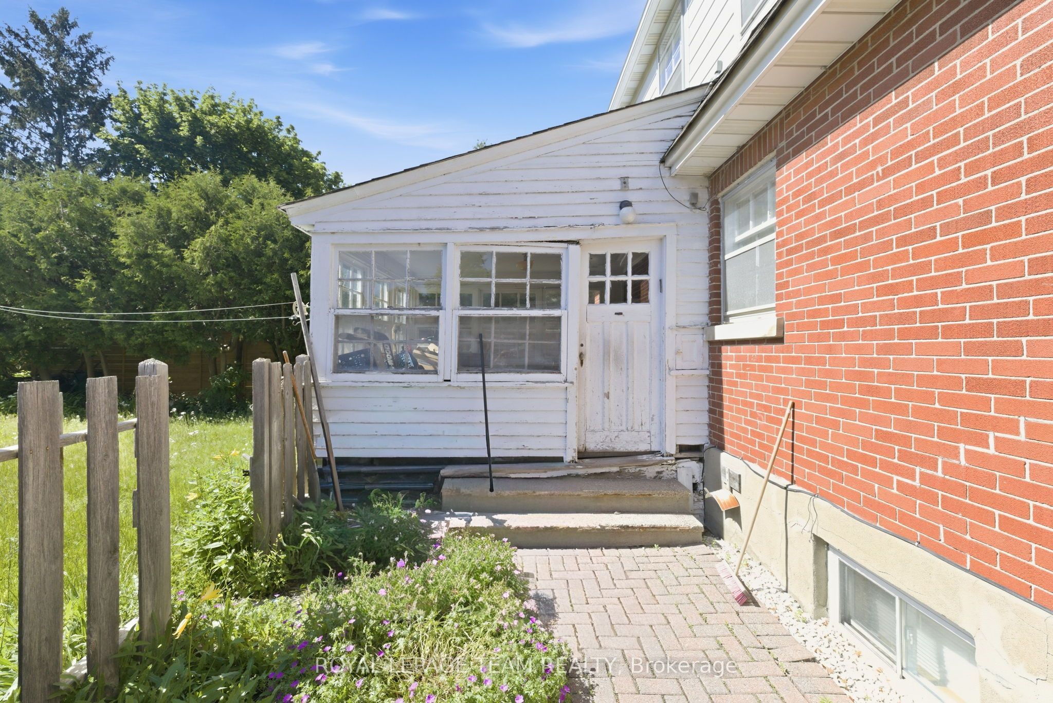 416 Tweedsmuir Avenue Property Photo 8