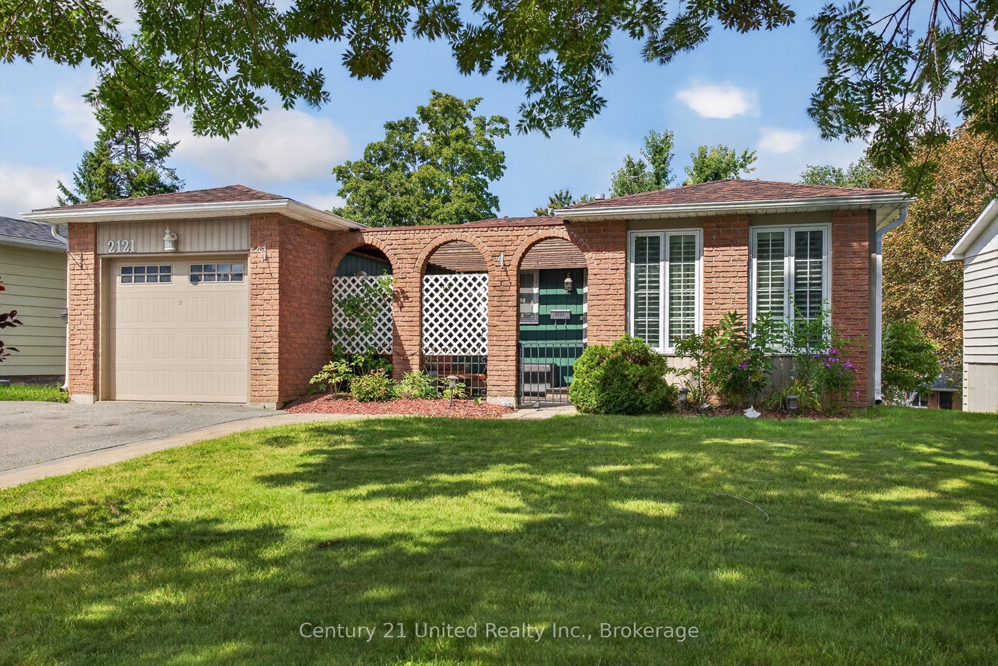 2121 Meadowview Road Property Photo 1