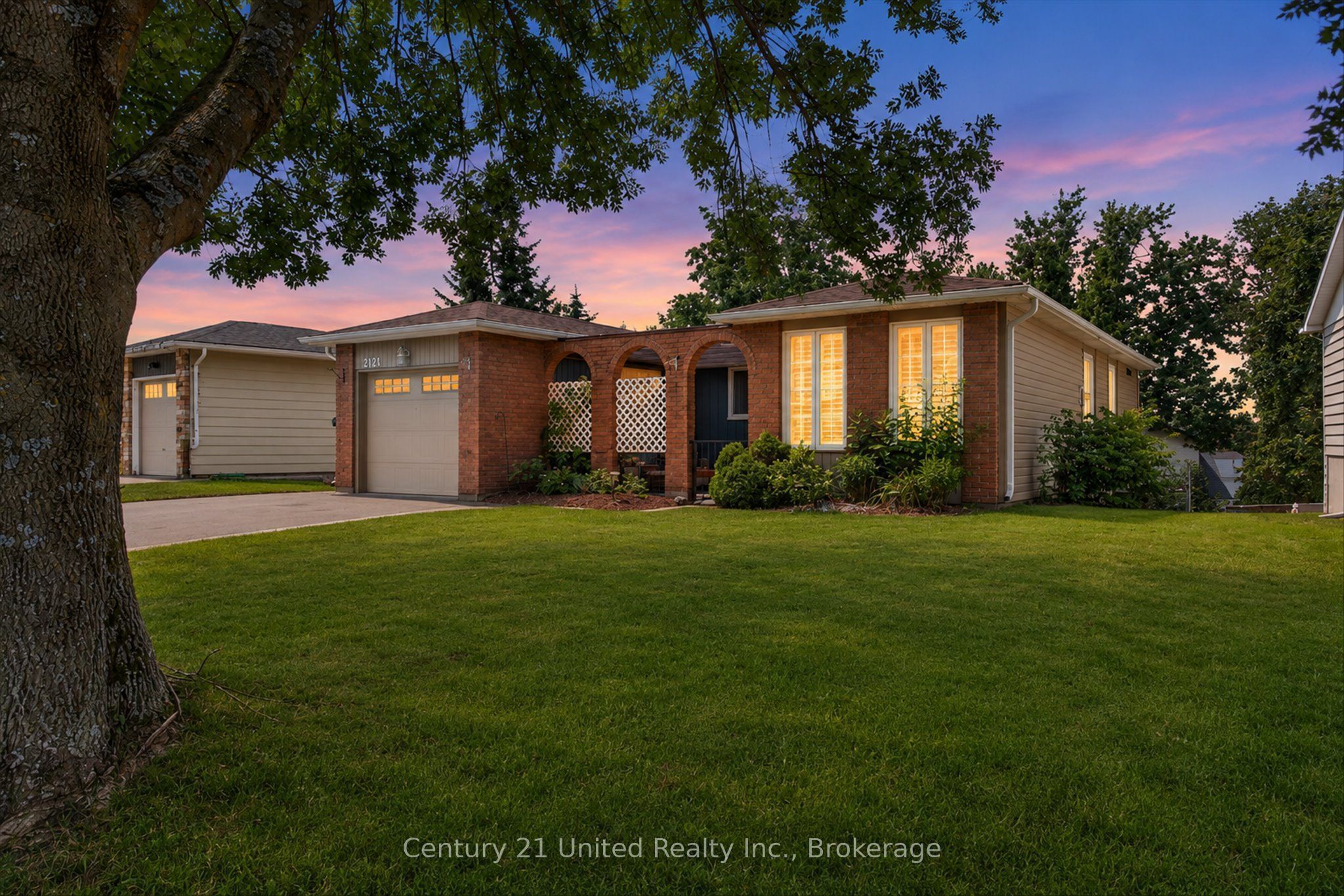 2121 Meadowview Road Property Photo 2