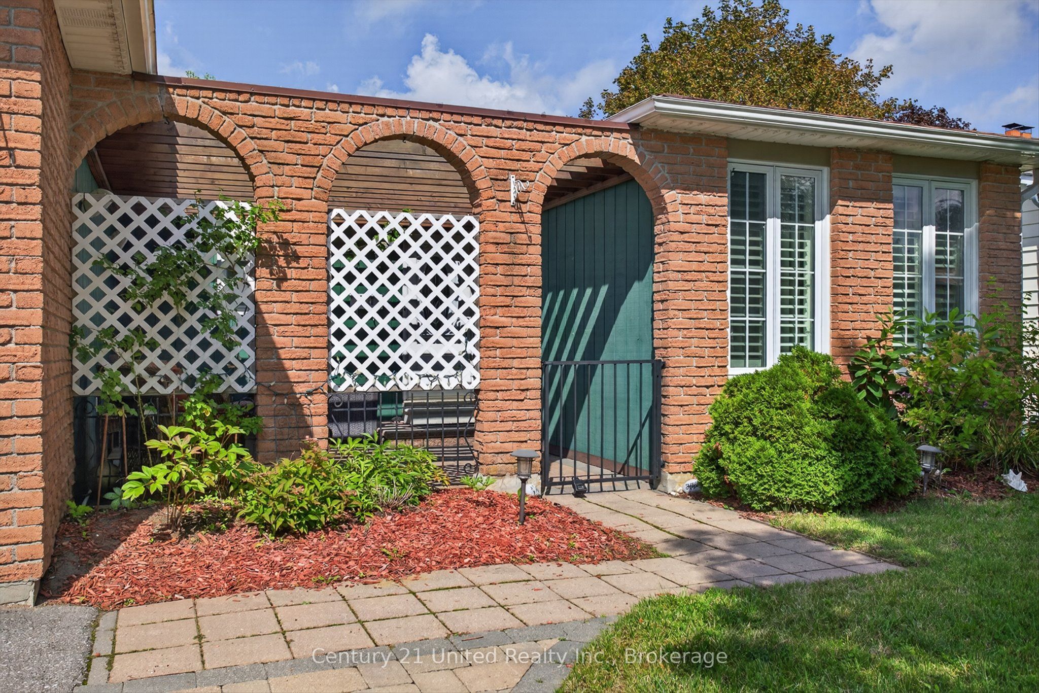 2121 Meadowview Road Property Photo 4