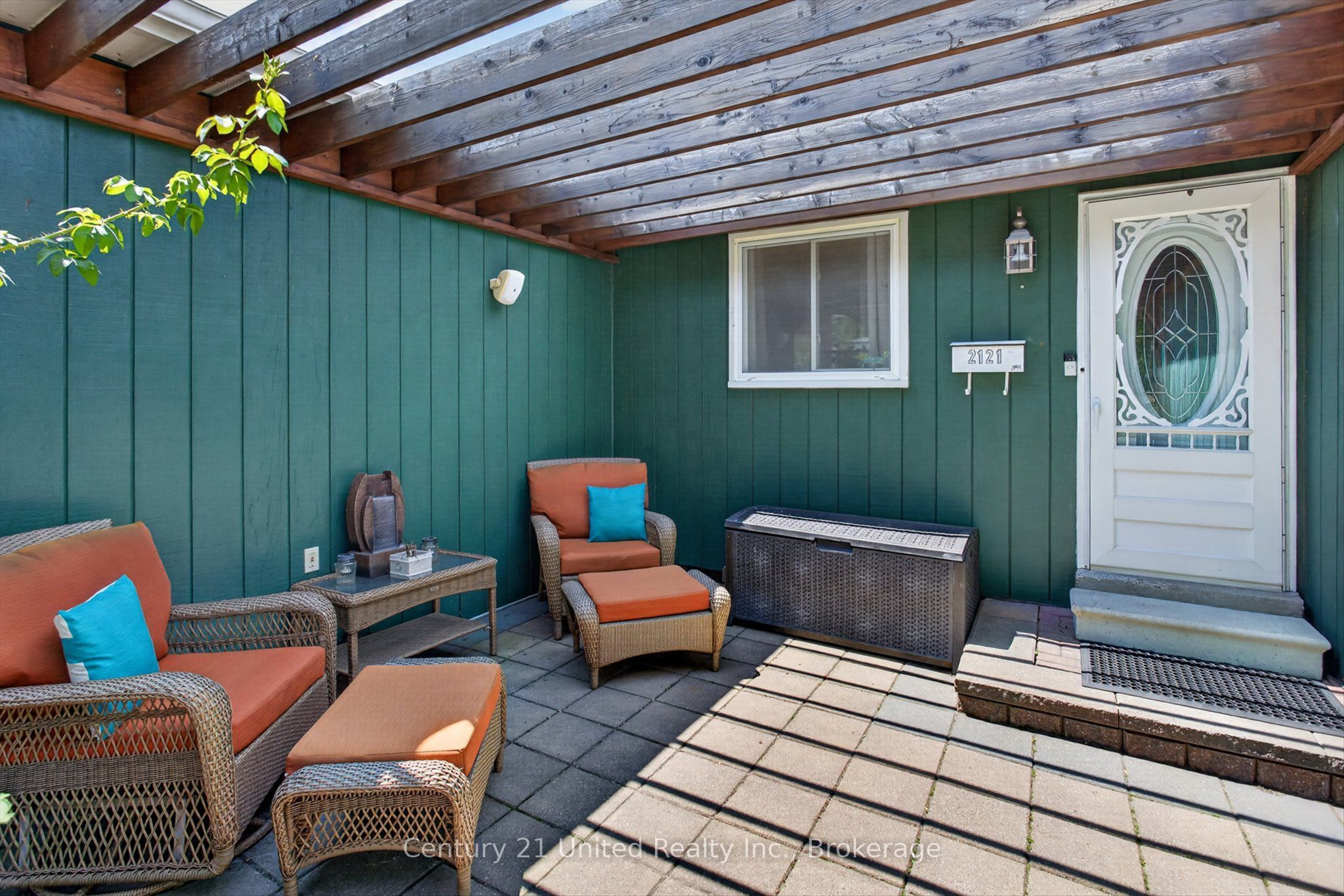 2121 Meadowview Road Property Photo 5