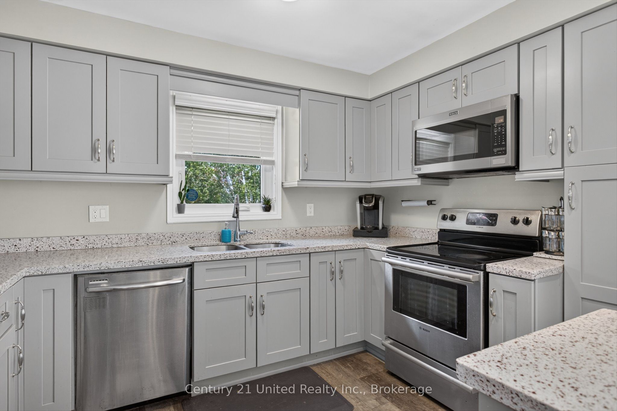 2121 Meadowview Road Property Photo 15