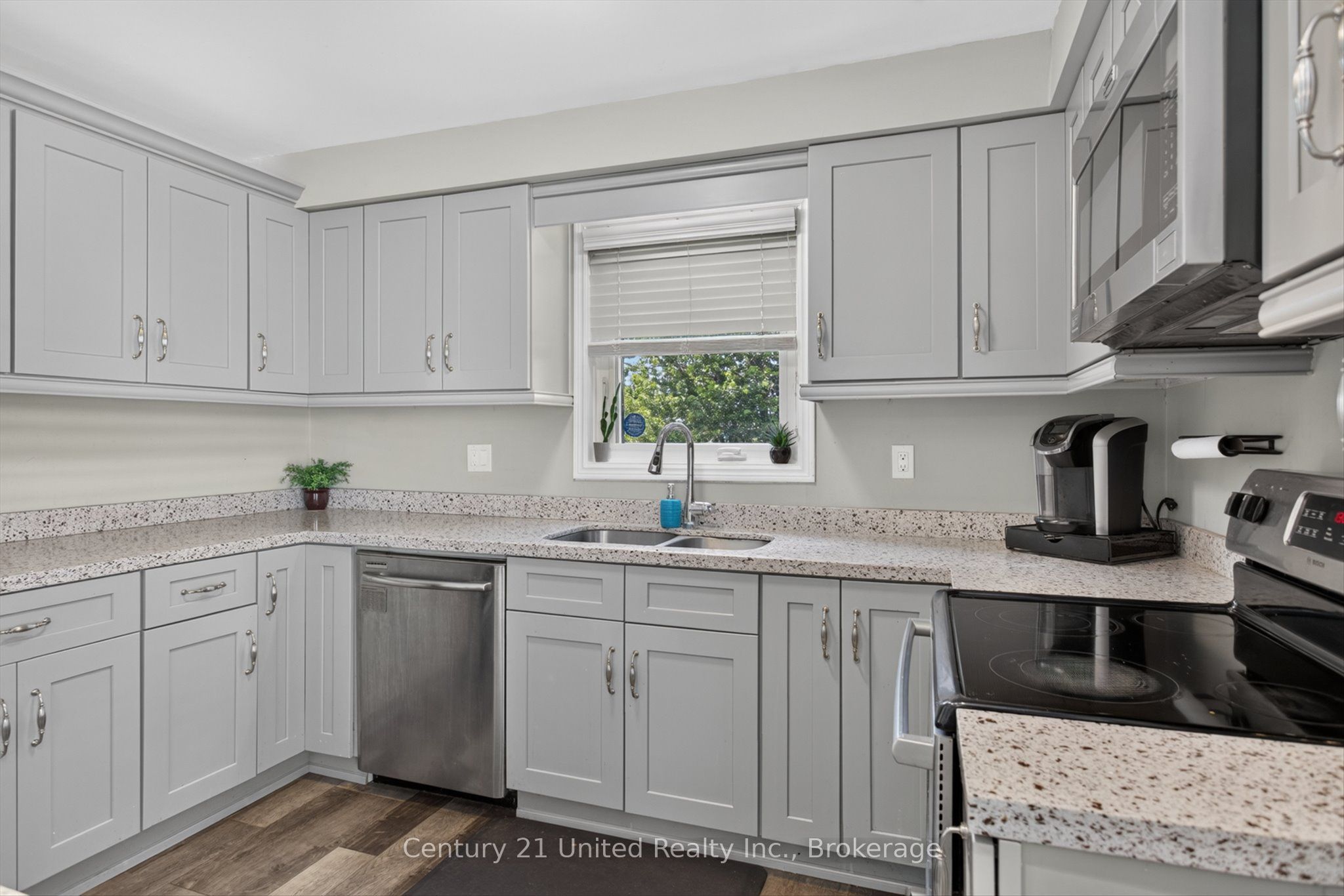 2121 Meadowview Road Property Photo 16