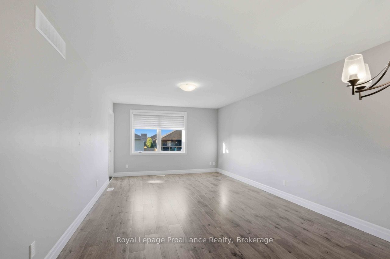 49 Hillside Meadow Drive Property Photo 5