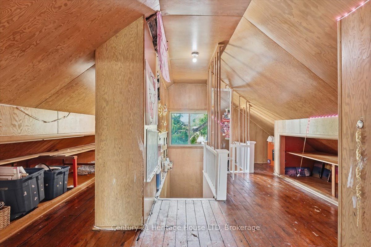 17 Elizabeth Street E Property Photo 25